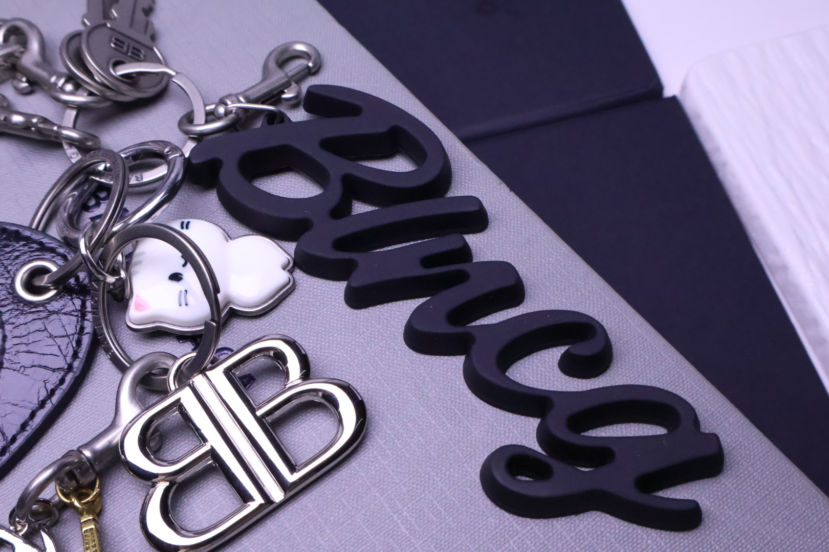The 336 Parisian Rodeo24ss multi-element package key button. Carbags use sheep hides to make insideable spices. 。 - 图片 7