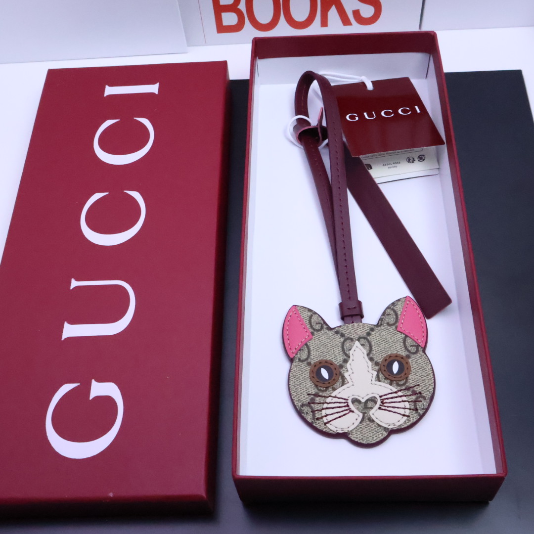 💰242 new Gucci Gucchigucci bag key attachment, two colours for fine work. With unique symbols。 - 图片 1