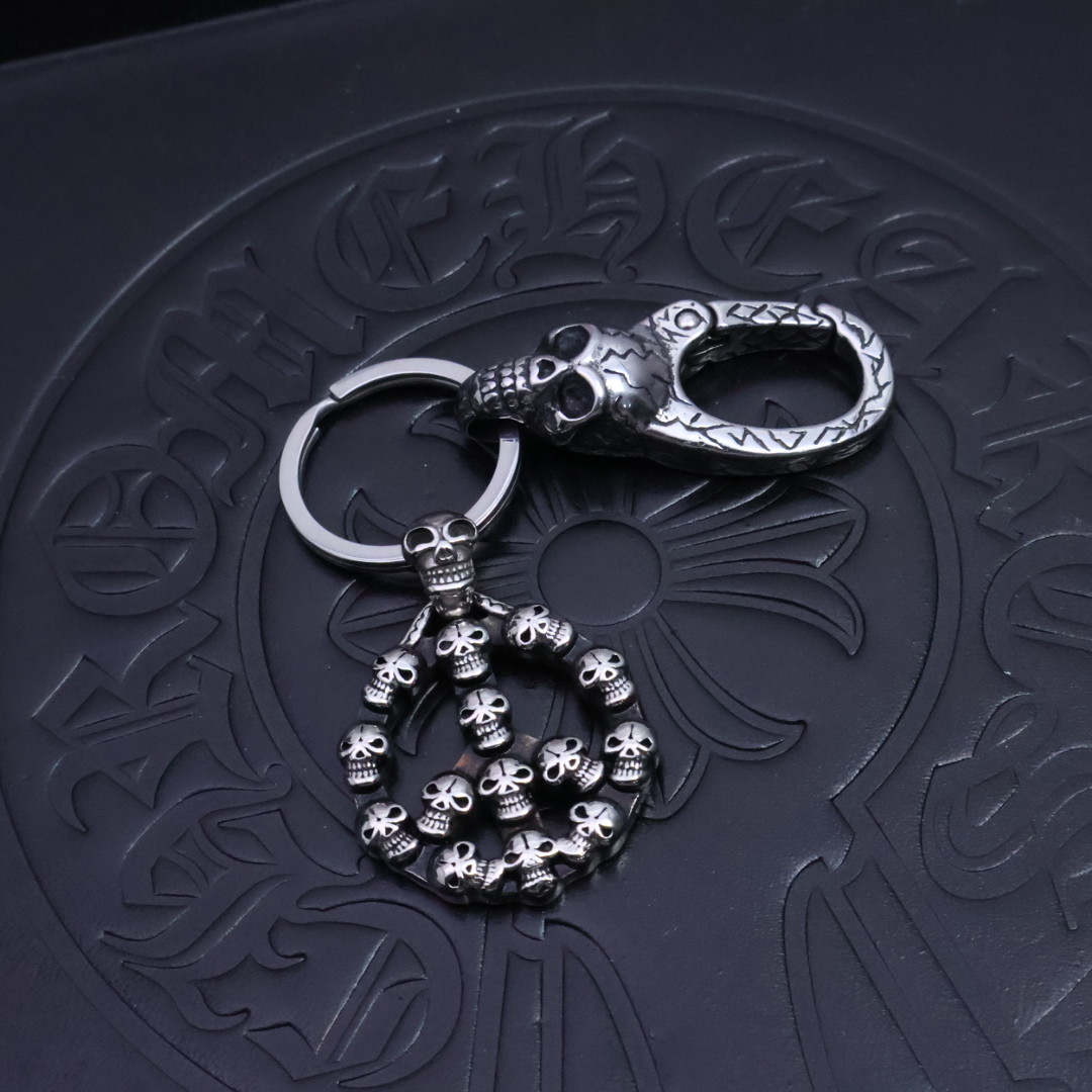 。𝐂𝐡𝐫𝐨𝐦𝐞 𝐡𝐞𝐚𝐫𝐭［2025🎁潮流推荐］克罗心钥匙扣挂件🔑裤👖包💼挂件 做工、质感一流.小细节提