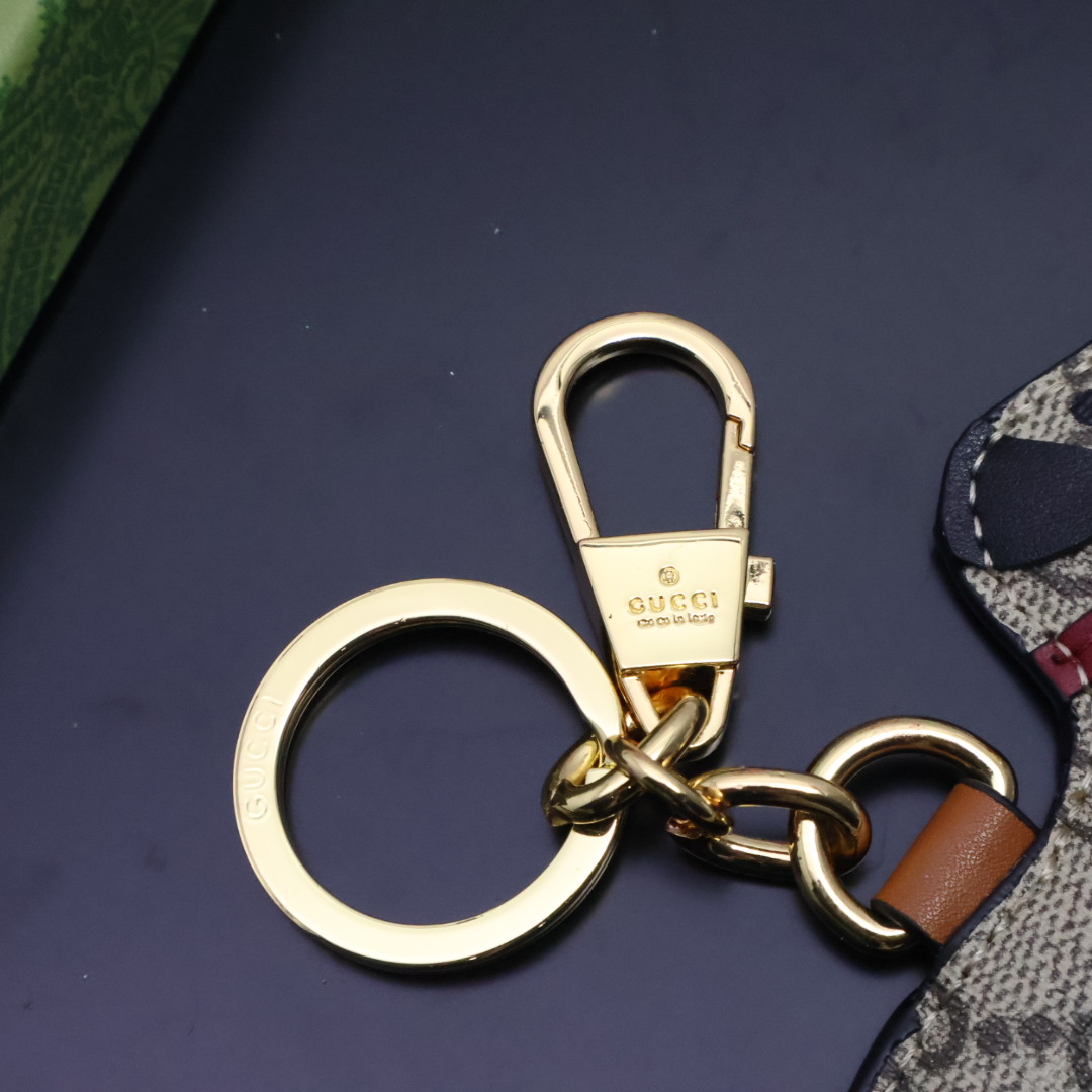 💰242 new Gucci Gucchigucci bag key attachment, two colours for fine work. With unique symbols。