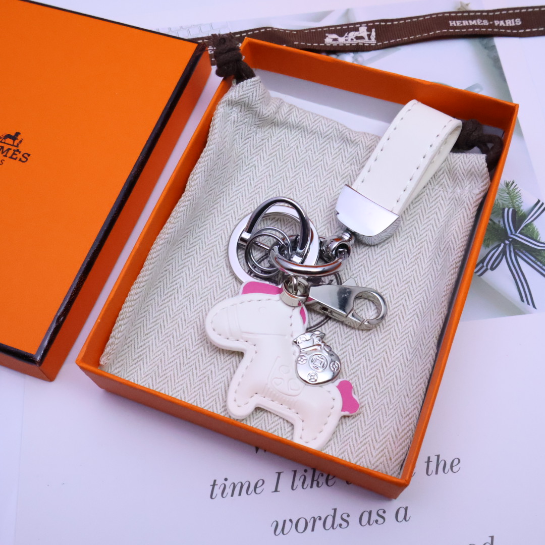 Luxurious Custom Hermes Emerald Key with Exquisite Craftsmanship and Elegant Design - 图片 2