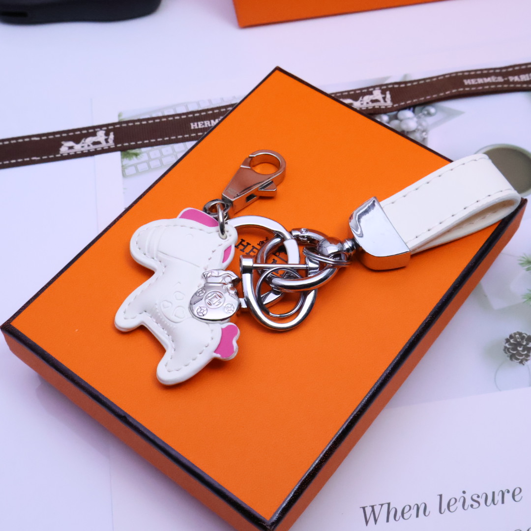 Luxurious Custom Hermes Emerald Key with Exquisite Craftsmanship and Elegant Design - 图片 5