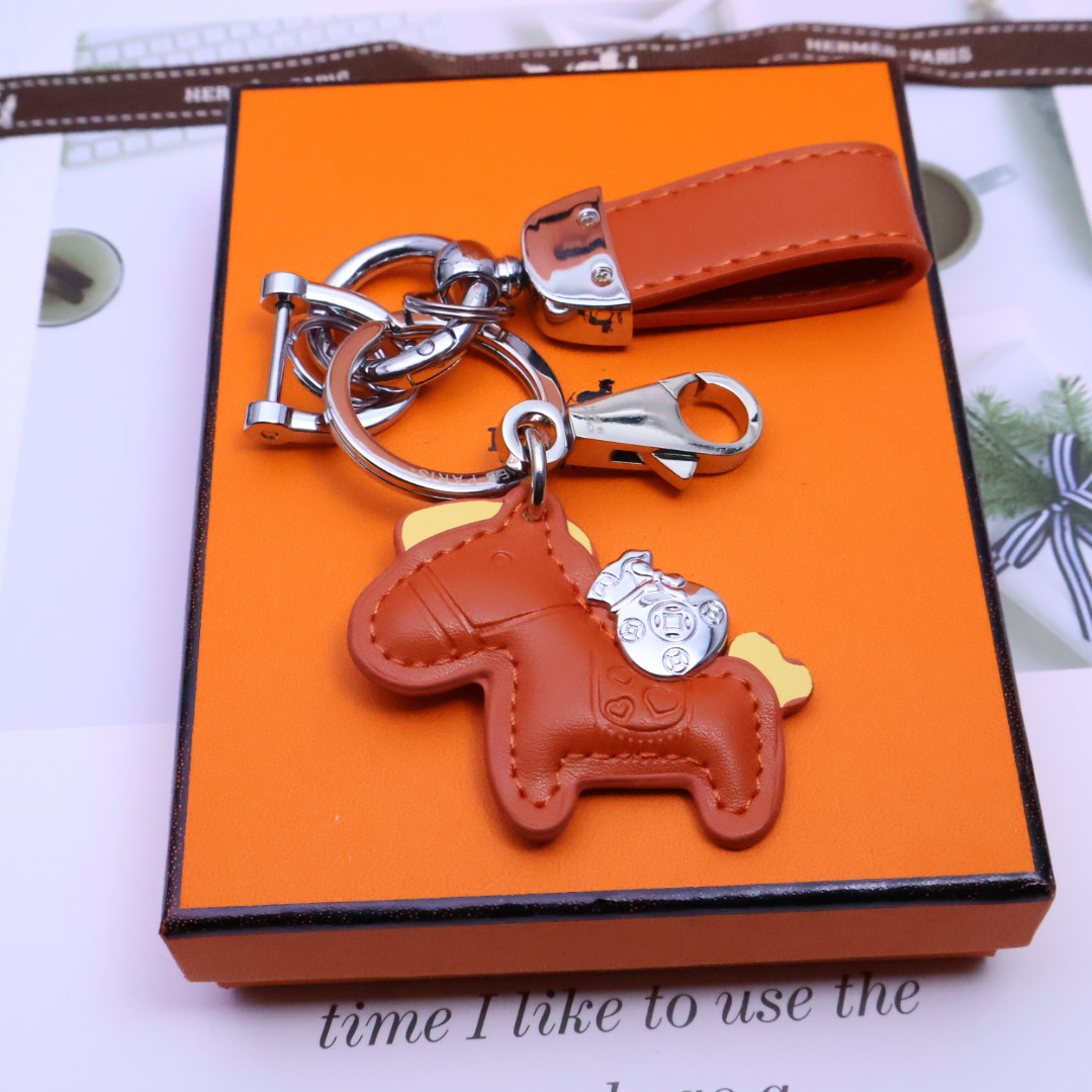 Luxurious Customized Hermes Emerald Key with Exquisite Craftsmanship and Elegant Design - 图片 1