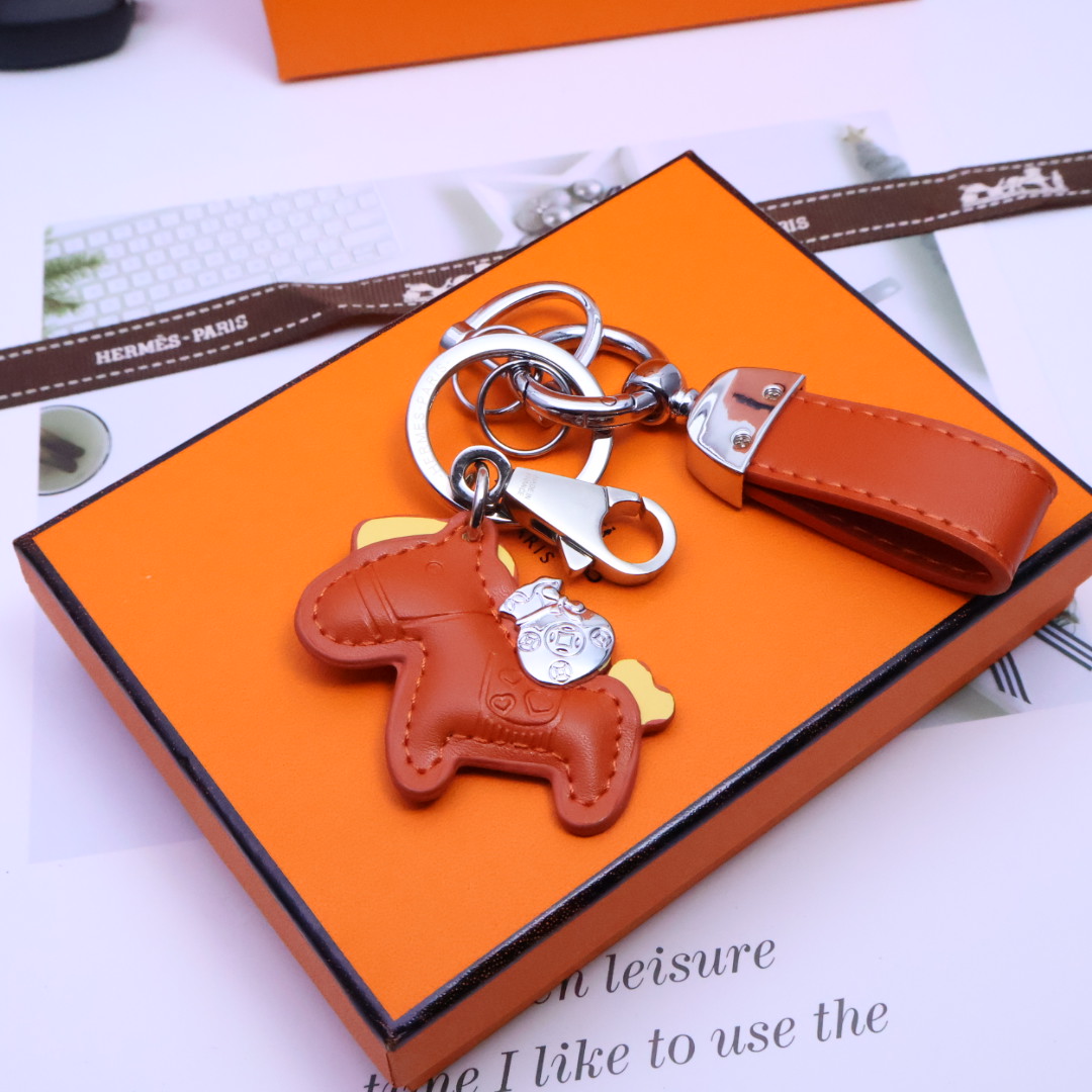 Luxurious Customized Hermes Emerald Key with Exquisite Craftsmanship and Elegant Design - 图片 3