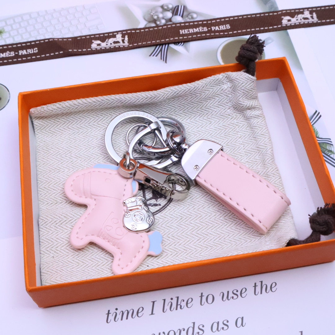 Luxurious Customized Hermes Emerald Key with Exquisite Craftsmanship and Gold Details - 图片 4