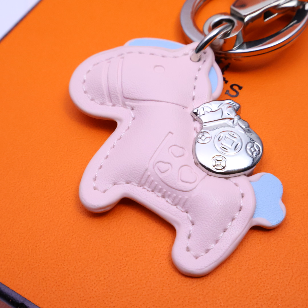 Luxurious Customized Hermes Emerald Key with Exquisite Craftsmanship and Gold Details - 图片 9