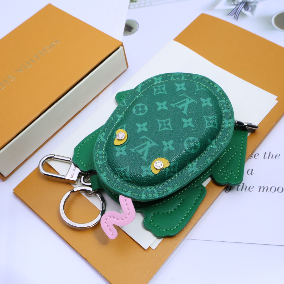 驴家LV Crazy Animals 青蛙形状零钱包Monogram 花卉点亮眼睛，
青蛙🐸