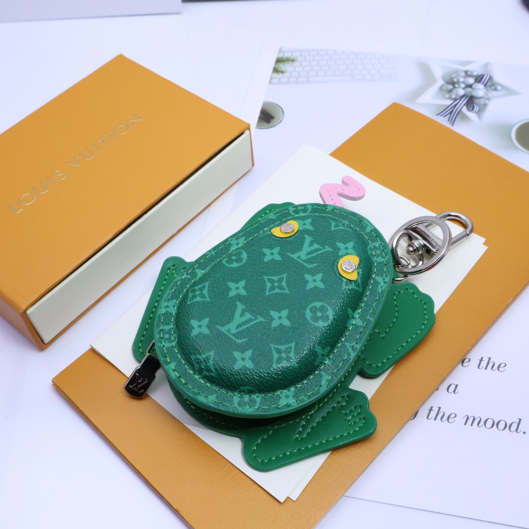驴家LV Crazy Animals 青蛙形状零钱包Monogram 花卉点亮眼睛，
青蛙🐸
