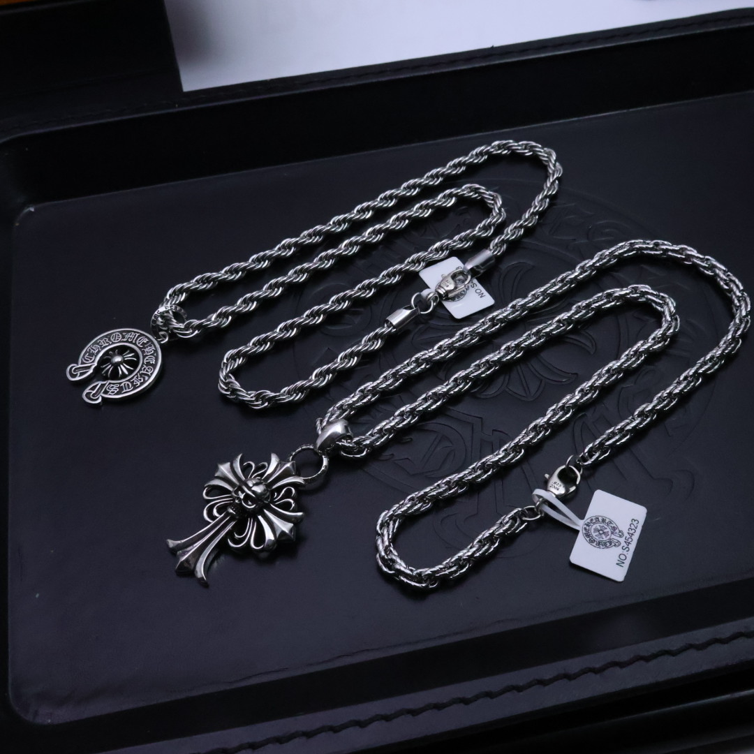 ［2025🎁潮流推荐］𝐂𝐡𝐫𝐨𝐦𝐞 𝐡𝐞𝐚𝐫𝐭𝐬 克罗心✝️项链，麻花链🤩帅爆了克罗心项链 ⚜️造型不同
