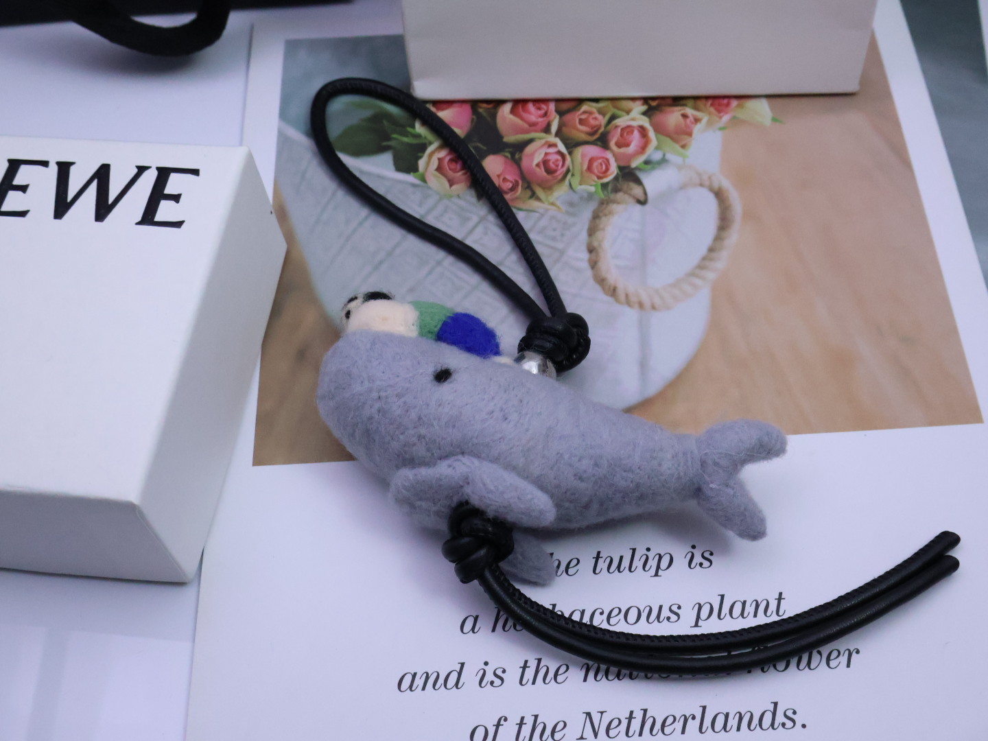 Loewe Whale Whale Packet - 图片 1