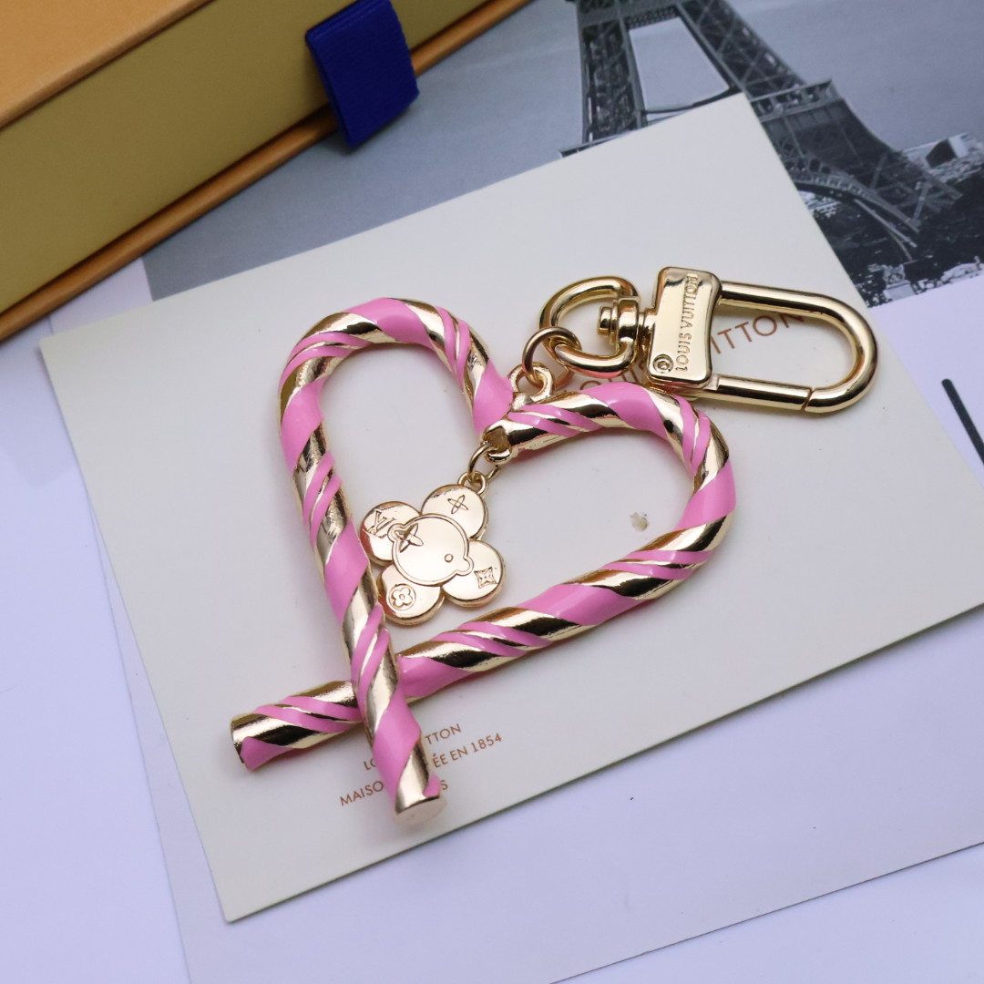 -驴家🏠新品新款上新🤩四色

LV爱心❤（Louis Vuitton）的经典永恒之作。LV创意总监Nic