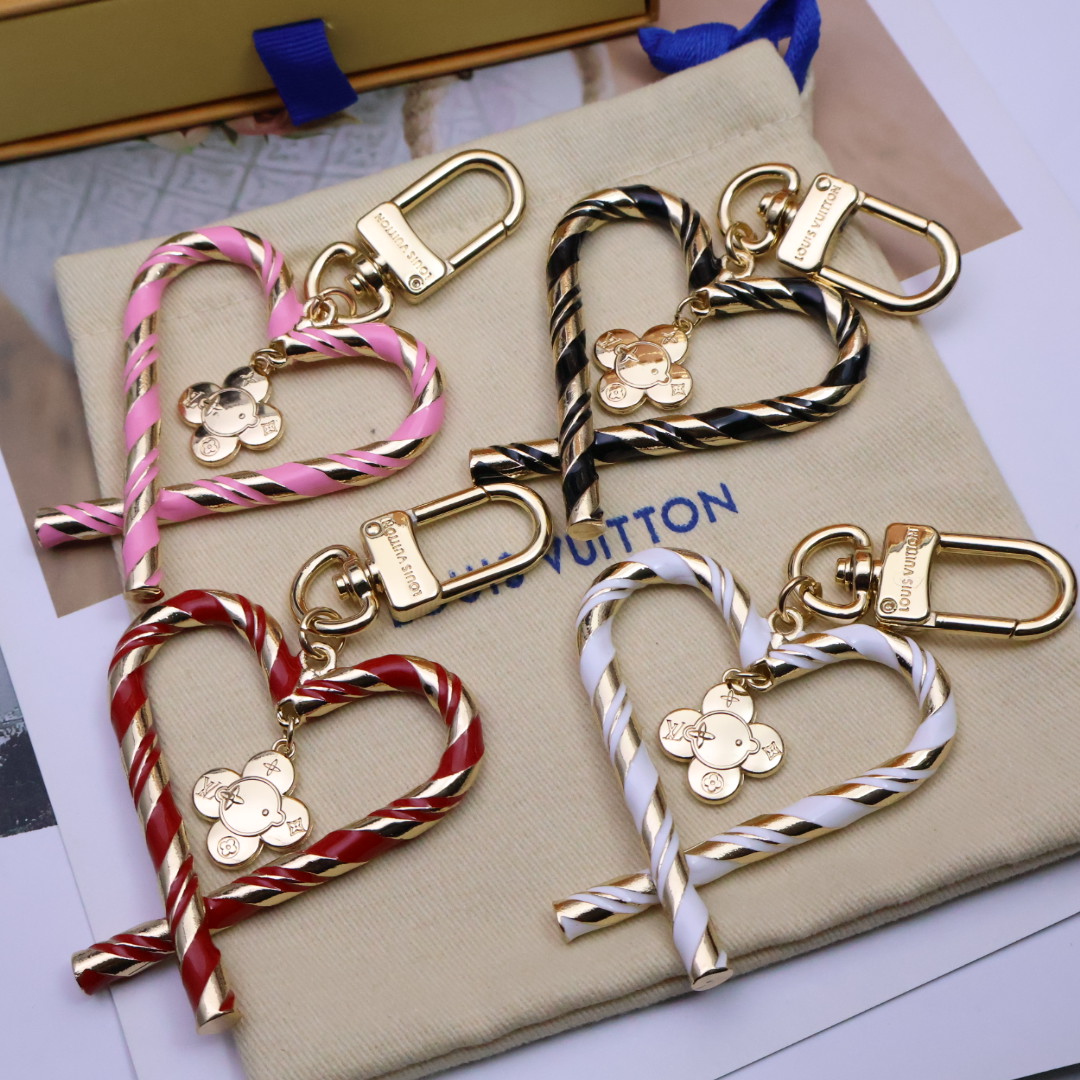 -驴家🏠新品新款上新🤩四色

LV爱心❤（Louis Vuitton）的经典永恒之作。LV创意总监Nic
