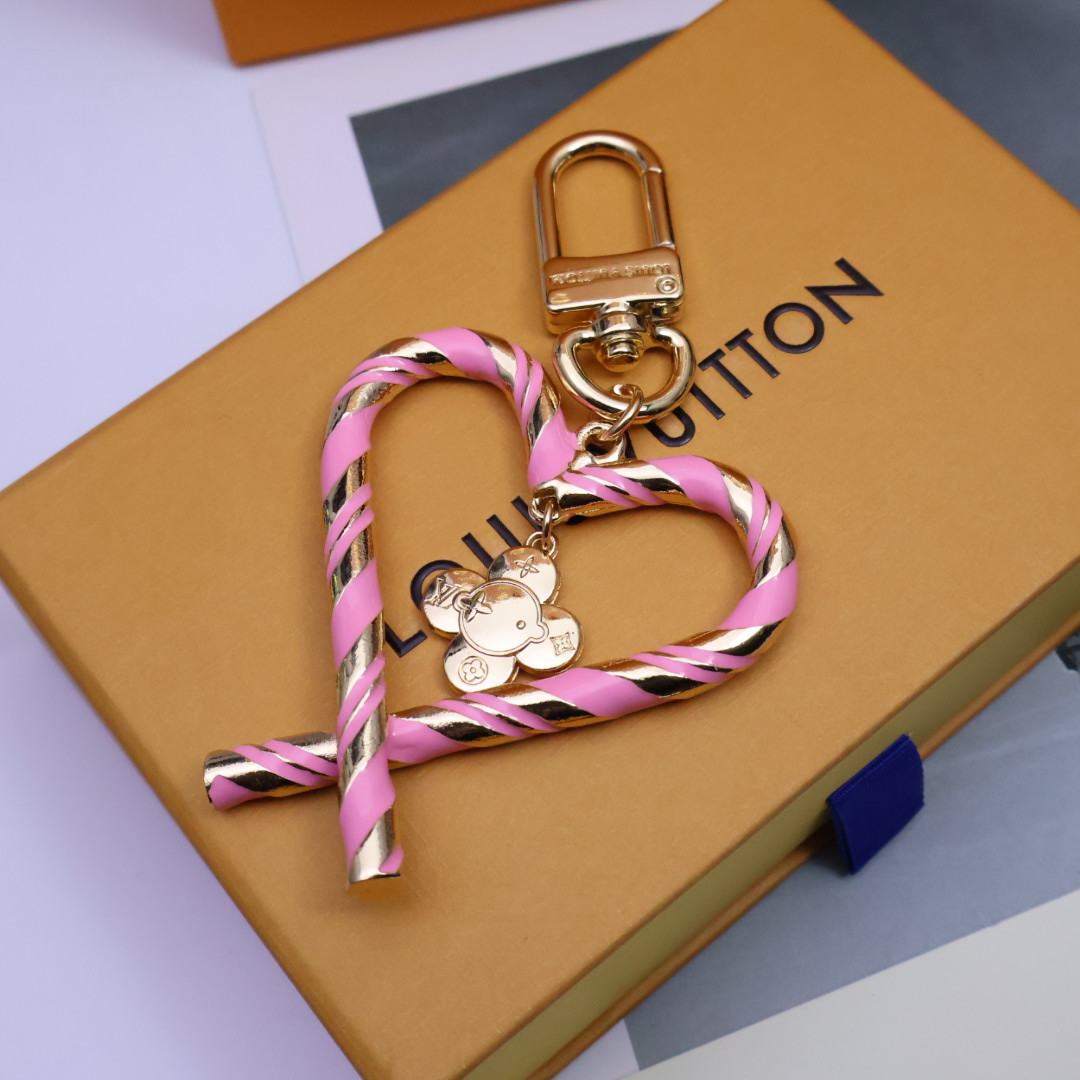 -驴家🏠新品新款上新🤩四色

LV爱心❤（Louis Vuitton）的经典永恒之作。LV创意总监Nic