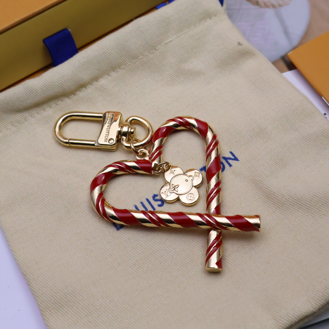 -驴家🏠新品新款上新🤩四色

LV爱心❤（Louis Vuitton）的经典永恒之作。LV创意总监Nic
