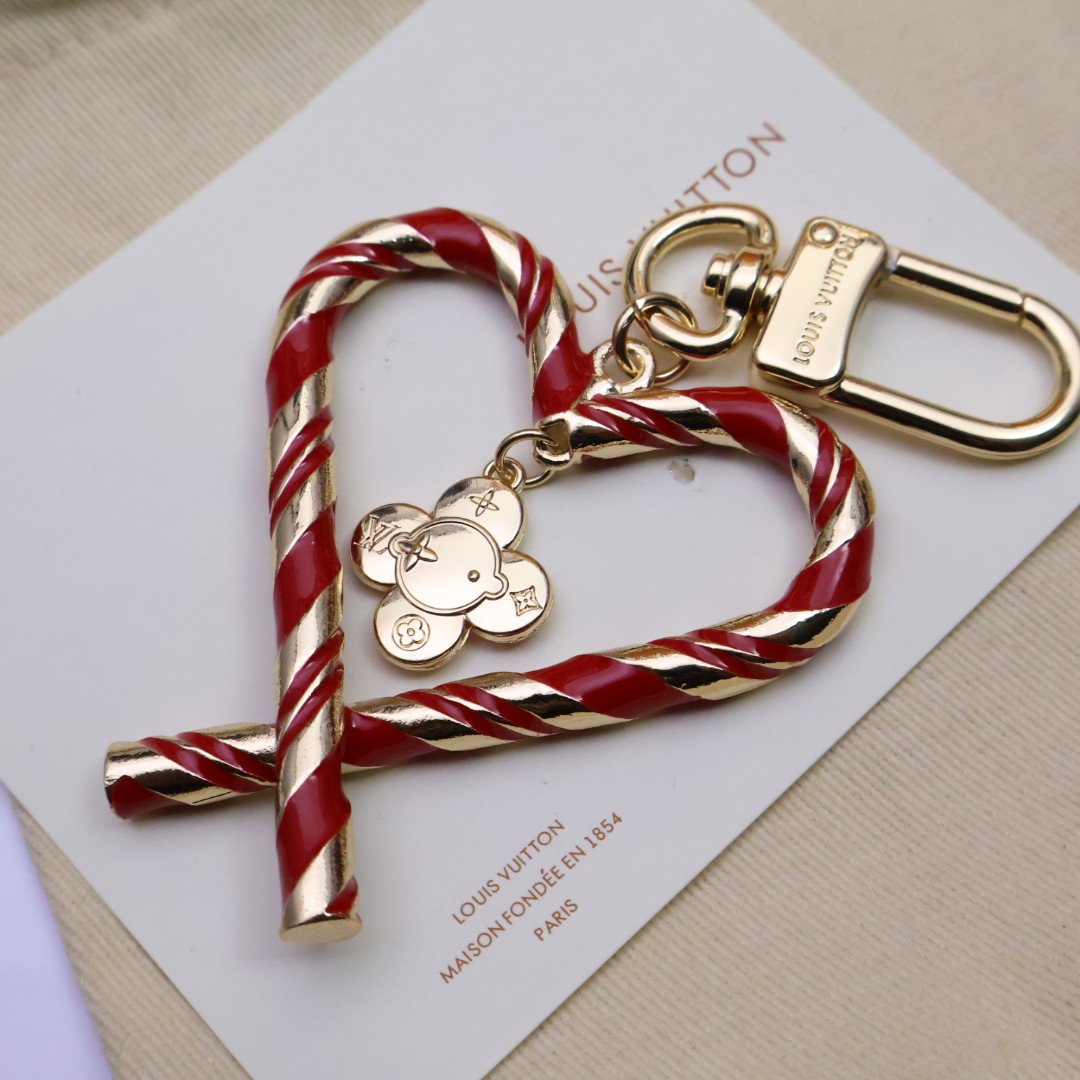 -驴家🏠新品新款上新🤩四色

LV爱心❤（Louis Vuitton）的经典永恒之作。LV创意总监Nic