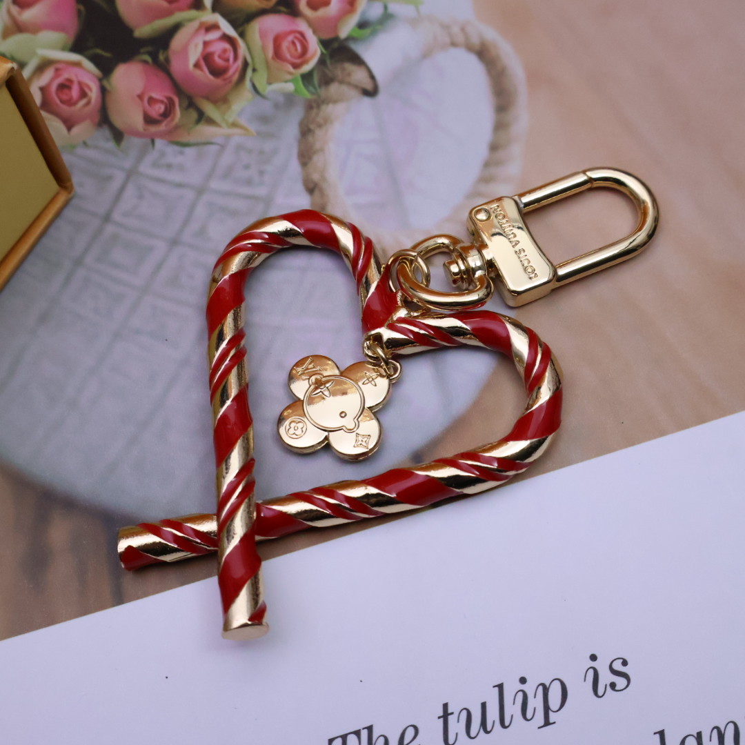 -驴家🏠新品新款上新🤩四色

LV爱心❤（Louis Vuitton）的经典永恒之作。LV创意总监Nic