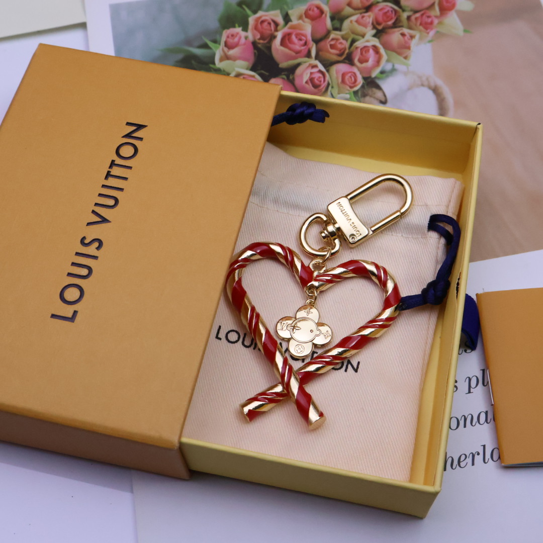 -驴家🏠新品新款上新🤩四色

LV爱心❤（Louis Vuitton）的经典永恒之作。LV创意总监Nic