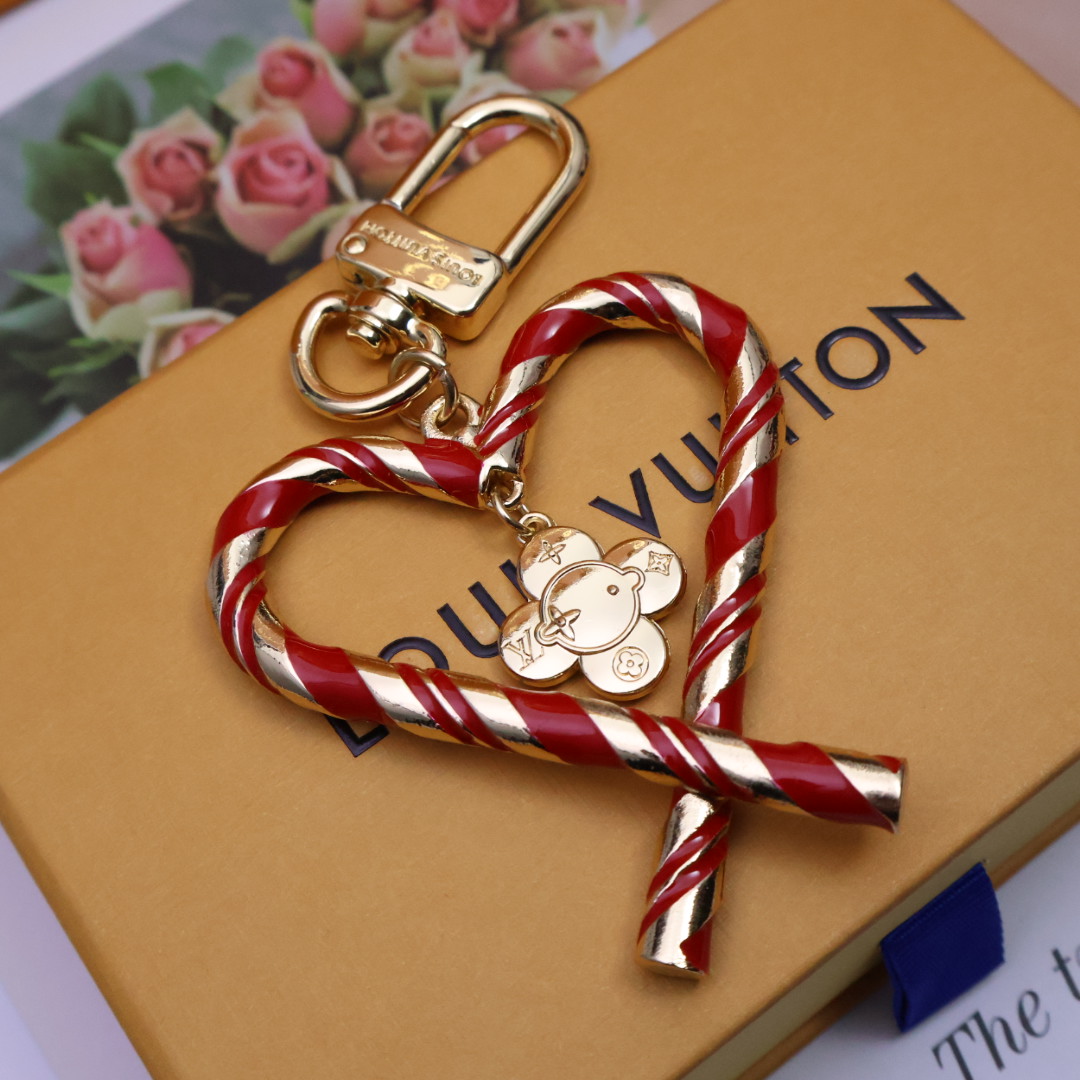 -驴家🏠新品新款上新🤩四色

LV爱心❤（Louis Vuitton）的经典永恒之作。LV创意总监Nic