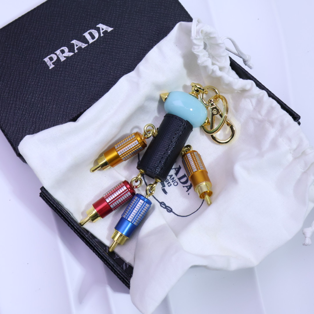 Luxurious ¥rada Saffiano Leather Key Ring with Logo and Hook Detail. - 图片 9