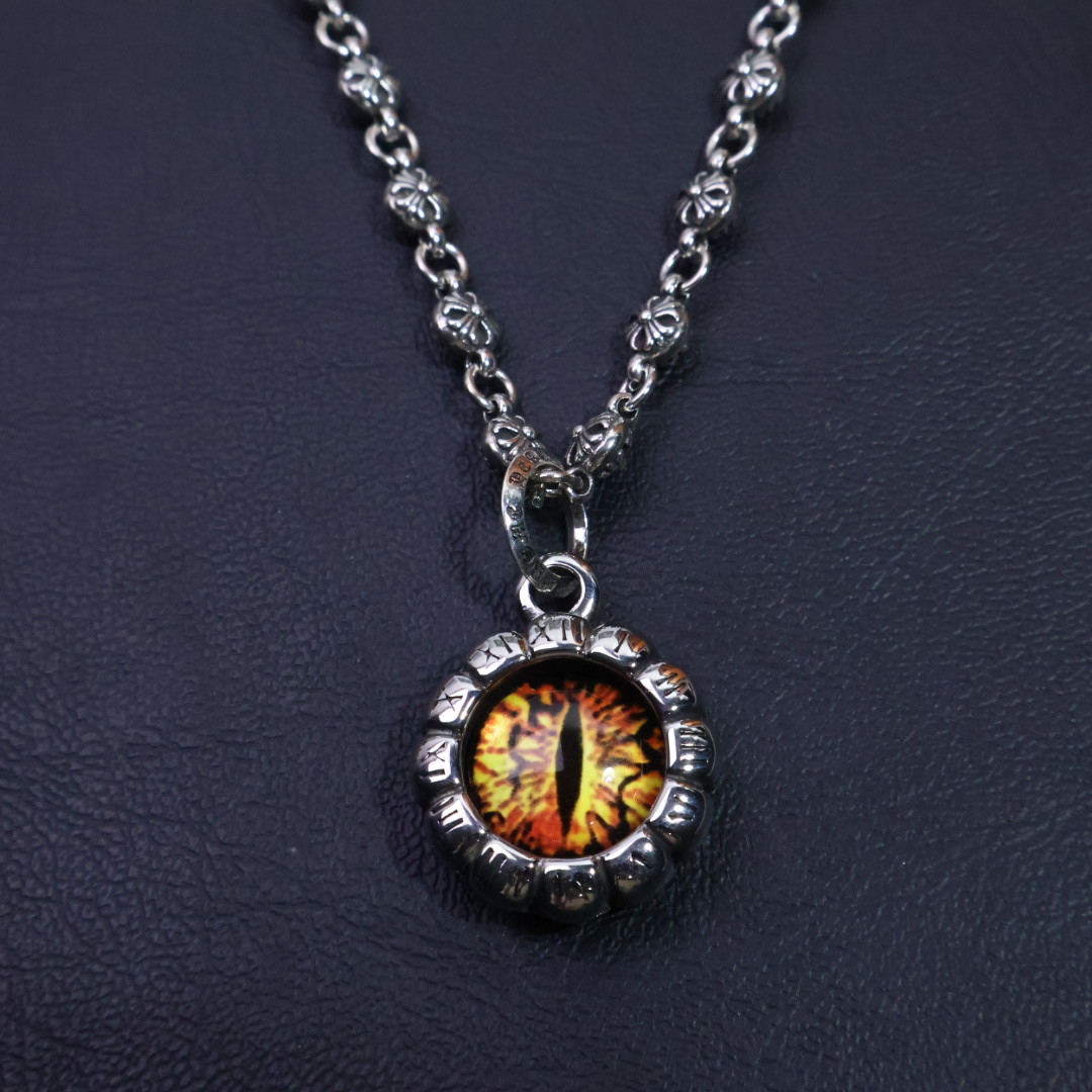 NO:112736,[2025 trend recommendation] Croxin necklace, the mochi chain is so cool that Croxin necklace. Different pattern design styles show uniqueness. Cross Scout flowers are the logo of Croxin, so they last longer. Genuine version Chrome Hearts Croxin difference market ordinary light version comparison quality retro old gray oxygen level. ~ Trendy and fashion essentials can be worn by both men and women. Trendy and fashionable, rock punk silver style retro elements. The same style of couples is full of fashion sense. Manufacturer direct sales, personality and versatile trend and versatile style. This model has been released. Croxin's hot-selling model is very easy to match with fashionable clothes, jewelry quality, chrome hearts, chrome hearts, necklace19860909批［2025潮流推荐］ 克罗心项链,麻花链帅爆了克罗心项链 造型不同的花纹设计风格 呈现出与众不同 十字架 童军花是克罗心的标志所以更经久不衰 正品打版Chrome Hearts克罗心区别市场普通轻版对版对标品质 复古做旧灰氧程度.～潮流时尚必备 男女均可佩戴 潮流时尚,摇滚朋克泰银风格 复古元素 情侣同款时尚感十足厂家直销,个性百搭潮流百搭款. 这款一直在出 克罗心里面热卖款 非常好搭配时尚衣服,饰品精品,chrome hearts,chrome hearts,necklace,Jewelry