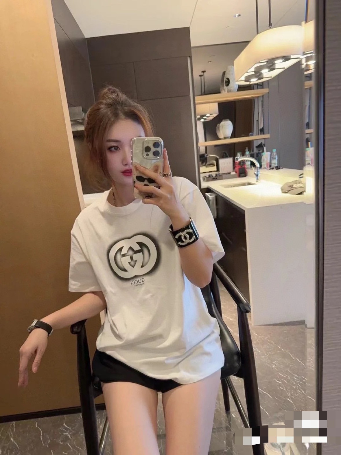 NO:665988,GG’s house!  Early spring counter style!  Round neck mercerized cotton short-sleeved T-shirt with double G letter logo printed on the chest!  All three standards are complete!  Two colors!  Size S/M/L, shipped from stock!  (M size bust 94, length 61),,gucci,T-shirt,tees,t-shirt, 19860909GG家！早春专柜款！胸前双G字母logo晕染印花圆领丝光棉短袖T恤！三标齐全！两色！码数S/M/L,现货发！(M码胸围94衣长61),,gucci,T-shirt,tees，t-shirt, ,Women's clothing