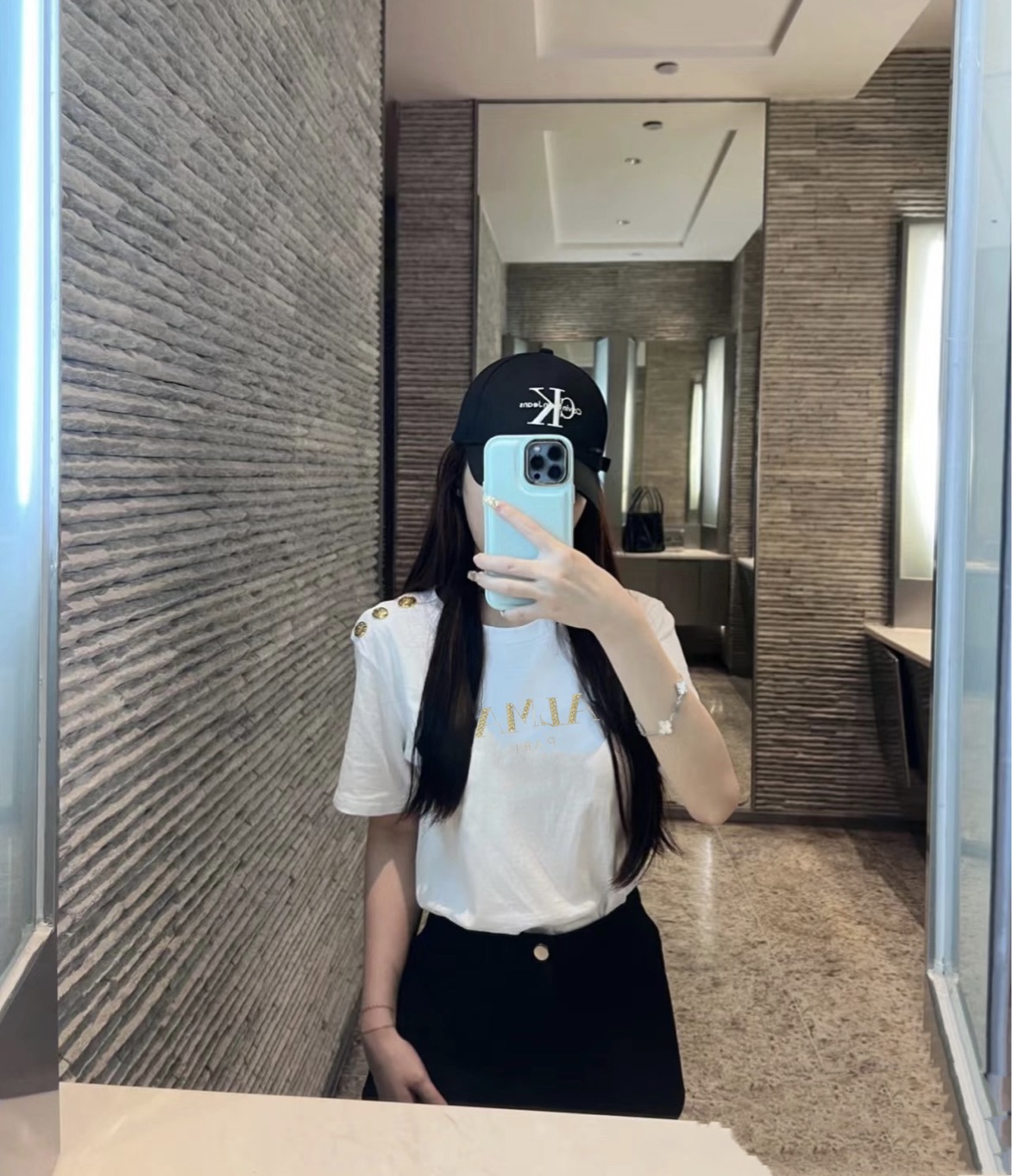 NO:316175,Balmain Balmain!  Special counter model!  Heavy Industry Embroidery Nail Diamond Three-dimensional Letter Logo Pattern Hot Diamond Shoulder Clasp Round Neck Merlin Cotton Short-sleeved T-shirt!  Complete three standards!  White/black, S/M/L, shipped in stock!  (M size bust 94 length 65), balmain, balmain, T-shirt,tees, t-shirt,alexander wang19860909Balmain巴尔曼！专柜款！重工刺绣钉钻立体字母logo图案烫钻肩扣圆领丝光棉短袖T恤！三标齐全！白色/黑色,码数S/M/L,现货发！(M码胸围94衣长65),,balmain,balmain,T-shirt,tees，t-shirt,alexander wang,Women's clothing