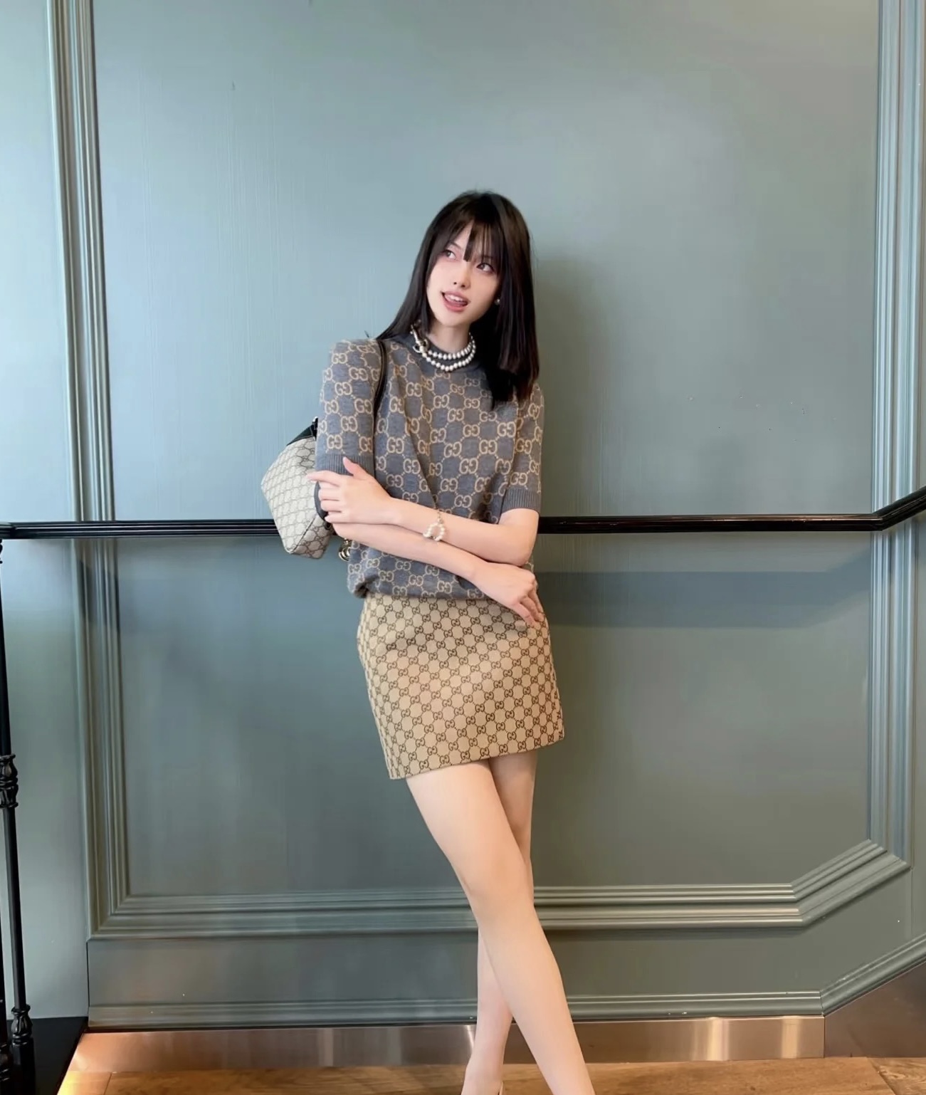 NO:310813,GG Home!  Special counter model!  Higher version!  Classic double G letter logo pattern jacquard round neck short-sleeved wool top!  Complete three standards!  S/M/L, shipped in stock!  (M size bust 96 length 54), gucci, T-shirt, alexander wang19860909GG家！专柜款！高版本！经典双G字母logo图案提花圆领短袖羊毛上衣！三标齐全！码数S/M/L,现货发！(M码胸围96衣长54),,gucci,T-shirt,alexander wang,Women's clothing