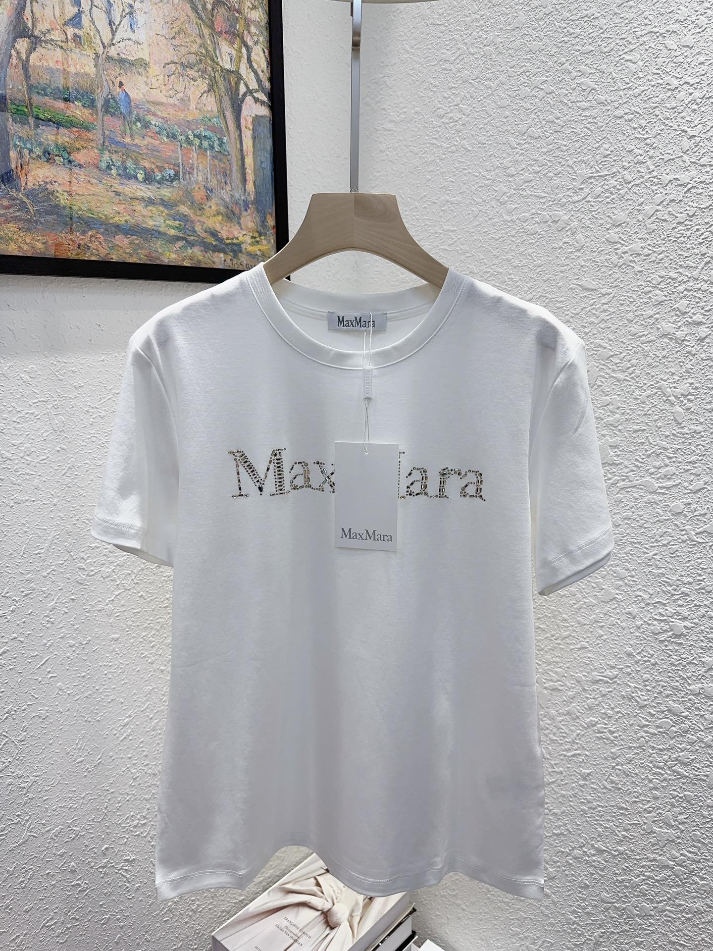 NO:309294,Maxmar Home!  Special counter model!  Three-dimensional ironing letter logo pattern on the chest with round neck mercerized cotton short-sleeved T-shirt!  Complete three standards!  White and black!  S/M/L, shipped in stock!  (M size bust 96 length 61), T-shirt,tees,t-shirt,alexander wang19860909Maxmar家！专柜款！胸前立体烫钻字母logo图案圆领丝光棉短袖T恤！三标齐全！白色黑色！码数S/M/L,现货发！(M码胸围96衣长61),,T-shirt,tees，t-shirt,alexander wang,Women's clothing