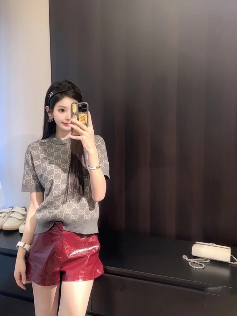 NO:310815,Picture of beautiful woman on the upper body!  !  !  ,alexander wang19860909美女上身图！！！,,alexander wang,Women's clothing