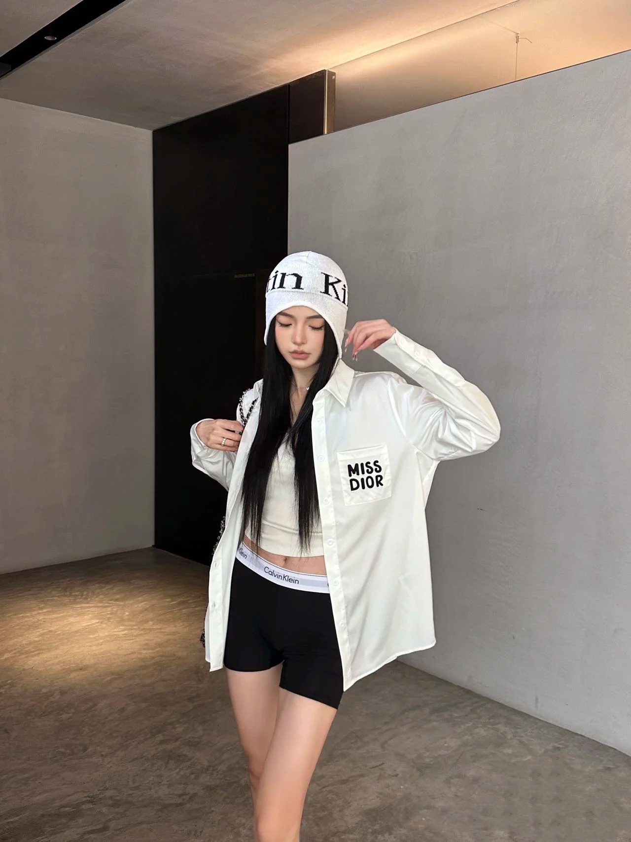 NO:320869,Dio* Di's home!  Special counter model!  Chest pocket embroidered letters logo pattern lapel long sleeve white shirt!  S/M/L, shipped in stock!  (M size bust 102 length 69-72),,dior,dior,shirts,alexander wang19860909Dio*迪家！专柜款！胸口口袋刺绣字母logo图案翻领长袖白色衬衫！码数S/M/L,现货发！(M码胸围102衣长69-72),,dior,dior,shirts,alexander wang,Women's clothing