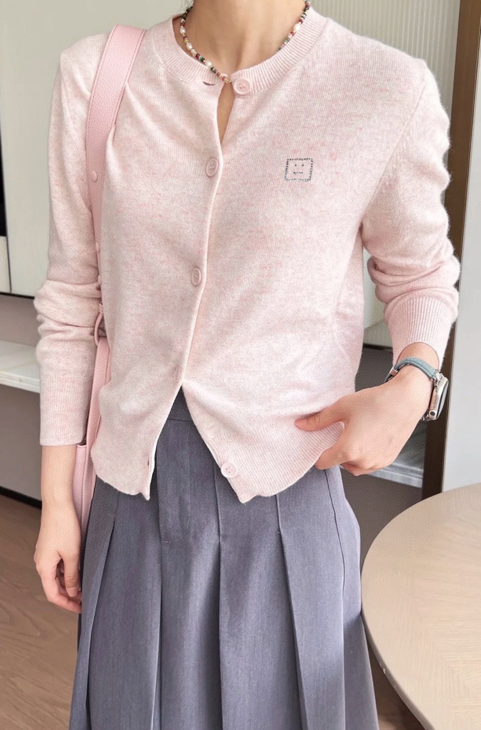 NO:321738,Acne's home!  Special counter model!  Chest-smiling face with diamond round neck cardigan wool long-sleeved top!  All three standards!  Two colors!  S/M/L, shipped in stock!  (M size bust 94 garment length 57), acne studios,alexander wang19860909Acne家！专柜款！胸口笑脸钻圆领开衫羊毛长袖上衣！三标全！两色！码数S/M/L,现货发！(M码胸围94衣长57),,acne studios,alexander wang,Women's clothing