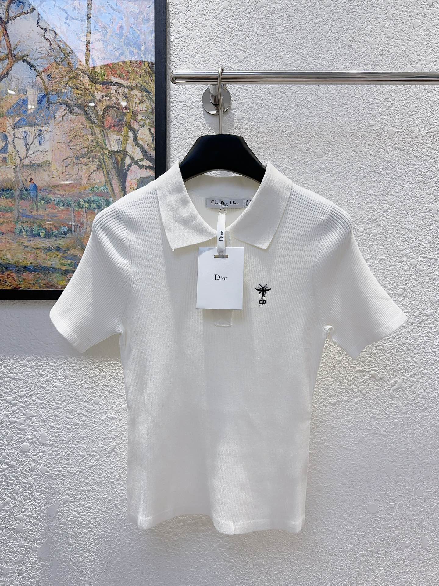 NO:321740,D home!  Special counter model!  Chest embroidered letters logo bee pattern lapel short-sleeved top!  All three standards!  White navy blue, code S/M/L, shipped in stock!  (M size bust 78 garment length 55), dior, T-shirt, alexander wang19860909D家！专柜款！胸口刺绣字母logo蜜蜂图案翻领短袖上衣！三标全！白色藏青色,码数S/M/L,现货发！(M码胸围78衣长55),,dior,T-shirt,alexander wang,Women's clothing