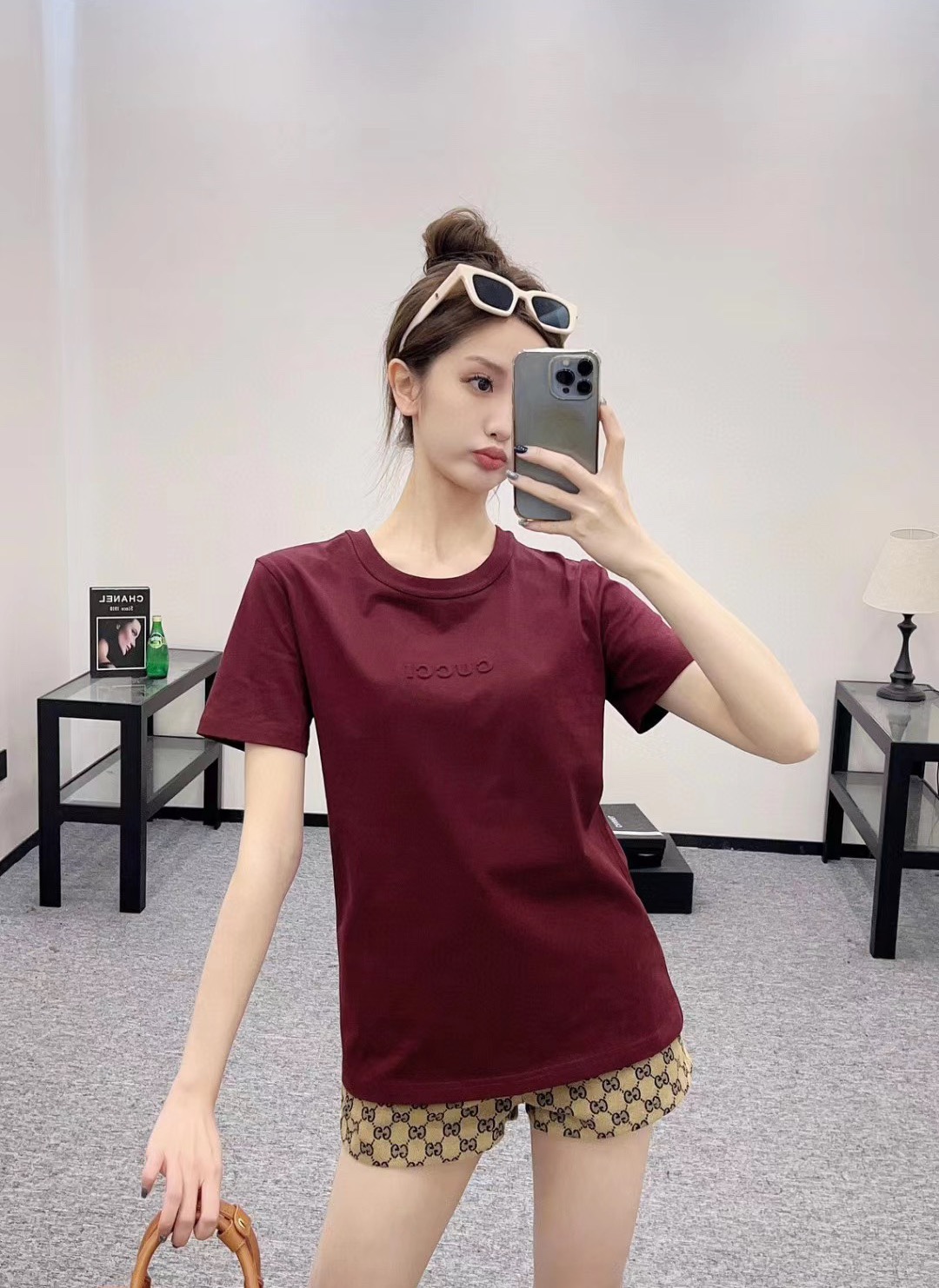 NO:322907,GG Home!  Special counter model!  The letter logo on the chest embossed craft round neck short-sleeved maroon T-shirt!  Complete three standards!  S/M/L, shipped in stock!  (M size bust 92 length 58), gucci, T-shirt,tees, t-shirt,alexander wang19860909GG家！专柜款！胸前字母logo压花工艺圆领短袖枣红色T恤！三标齐全！码数S/M/L,现货发！(M码胸围92衣长58),,gucci,T-shirt,tees，t-shirt,alexander wang,Women's clothing