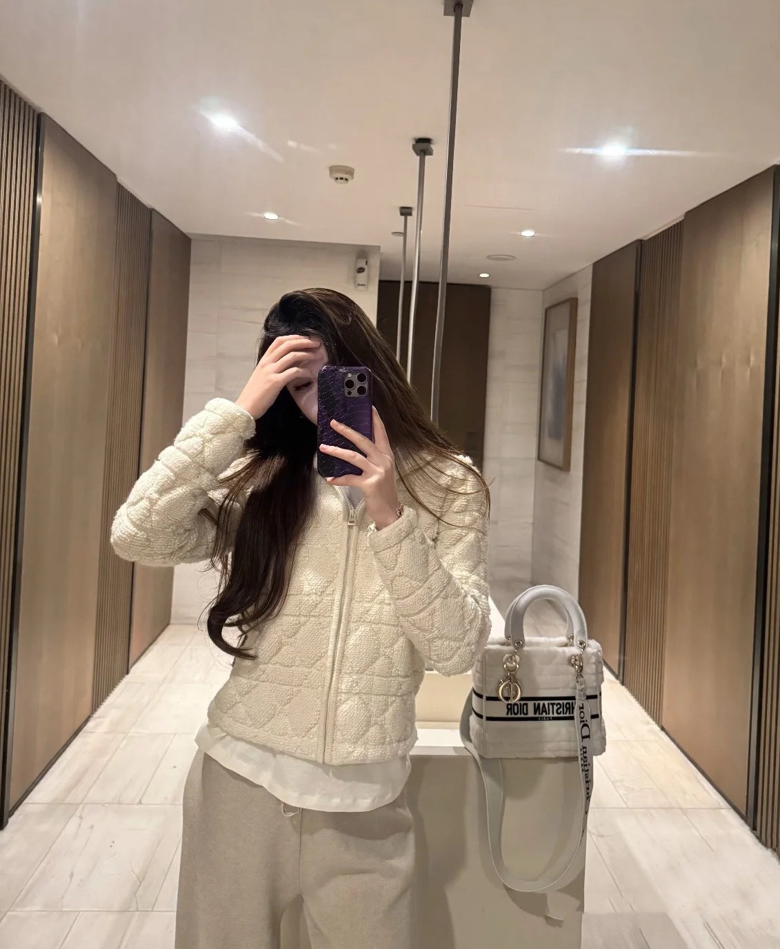 NO:577213,Dio*Dijia!  Counter style!  Customized letter zipper back logo pattern jacquard hooded jacket!  All three standards are complete!  Size S/M/L, shipped from stock!  (L size bust 102, length 59),,dior,dior,jackets & coats,hats,alexander wang19860909Dio*迪家！专柜款！定制字母拉链后背logo图案提花连帽外套！三标齐全！码数S/M/L,现货发！(L码胸围102衣长59),,dior,dior,jackets & coats,hats,alexander wang,Women's clothing