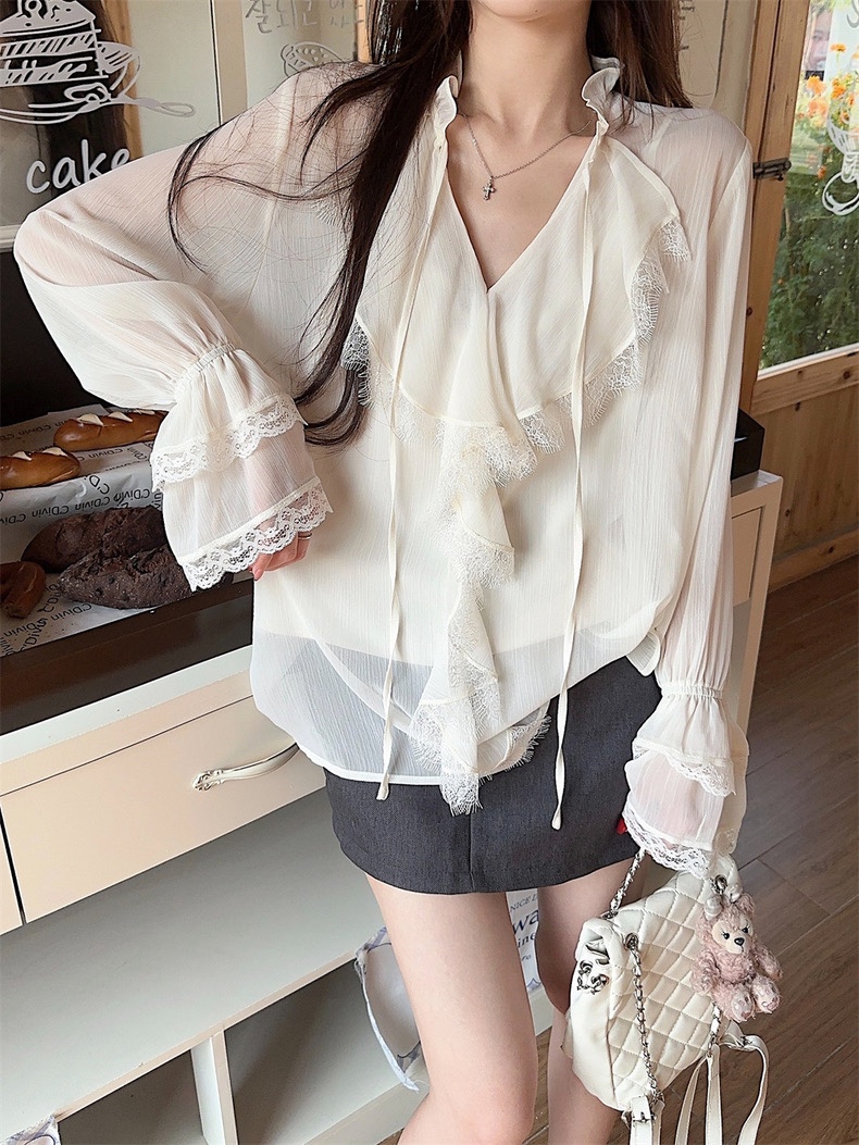NO:328870,ERAMAN Home!  Fairy style!  Lace spliced ​​flared sleeves tied with black ears on the chest and slightly transparent long-sleeved shirt!  S/M/L, shipped in stock!  (M size bust 108 length 64),,shirts,alexander wang19860909ERAMAN家！仙女款！胸前木耳边蕾丝拼接喇叭袖系带微透长袖衬衫！码数S/M/L,现货发！(M码胸围108衣长64),,shirts,alexander wang,Women's clothing