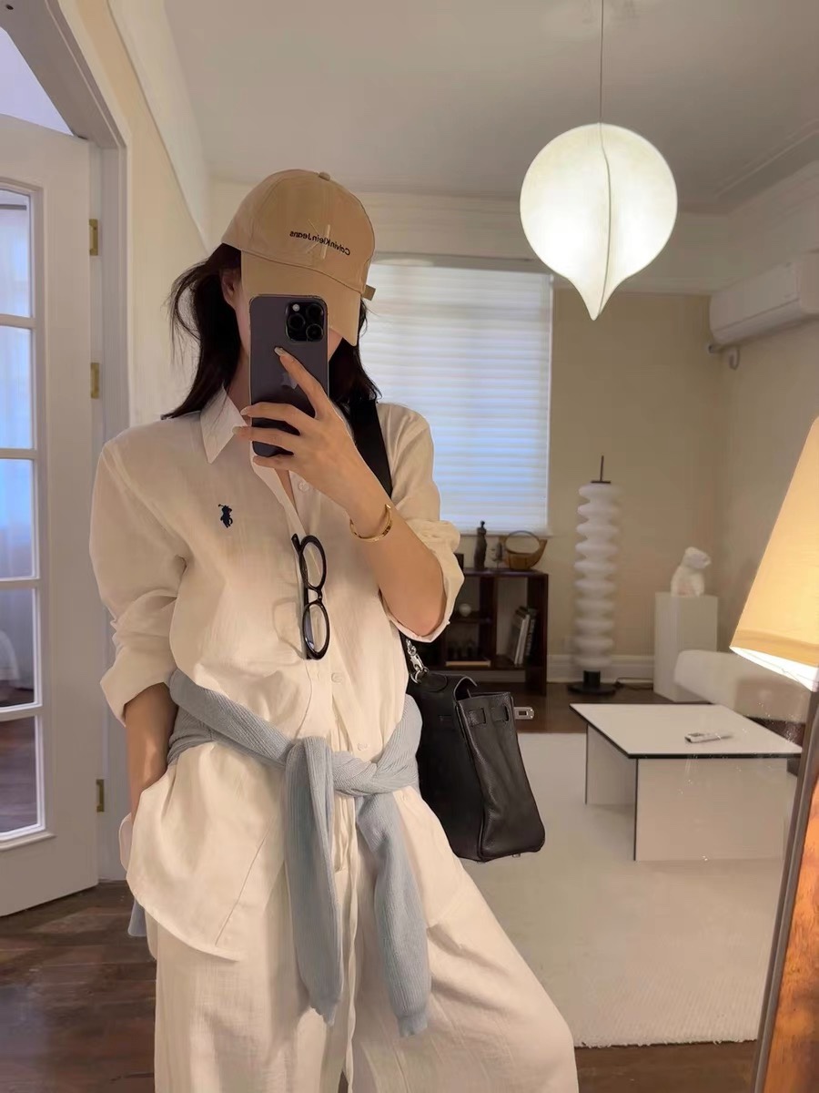 NO:901353,RL home! Counter style! Customized ramie fabric lapel long-sleeved shirt with embroidered badge pattern on the chest! Two colors! Size S/M/L, shipped from stock! (L size bust 106, length 69),,louis vuitton,shirts,19860909RL家！专柜款！定制苎蔴面料胸口刺绣徽章图案翻领长袖衬衫！两色！码数S/M/L,现货发！(L码胸围106衣长69),,louis vuitton,shirts,,Women's clothing