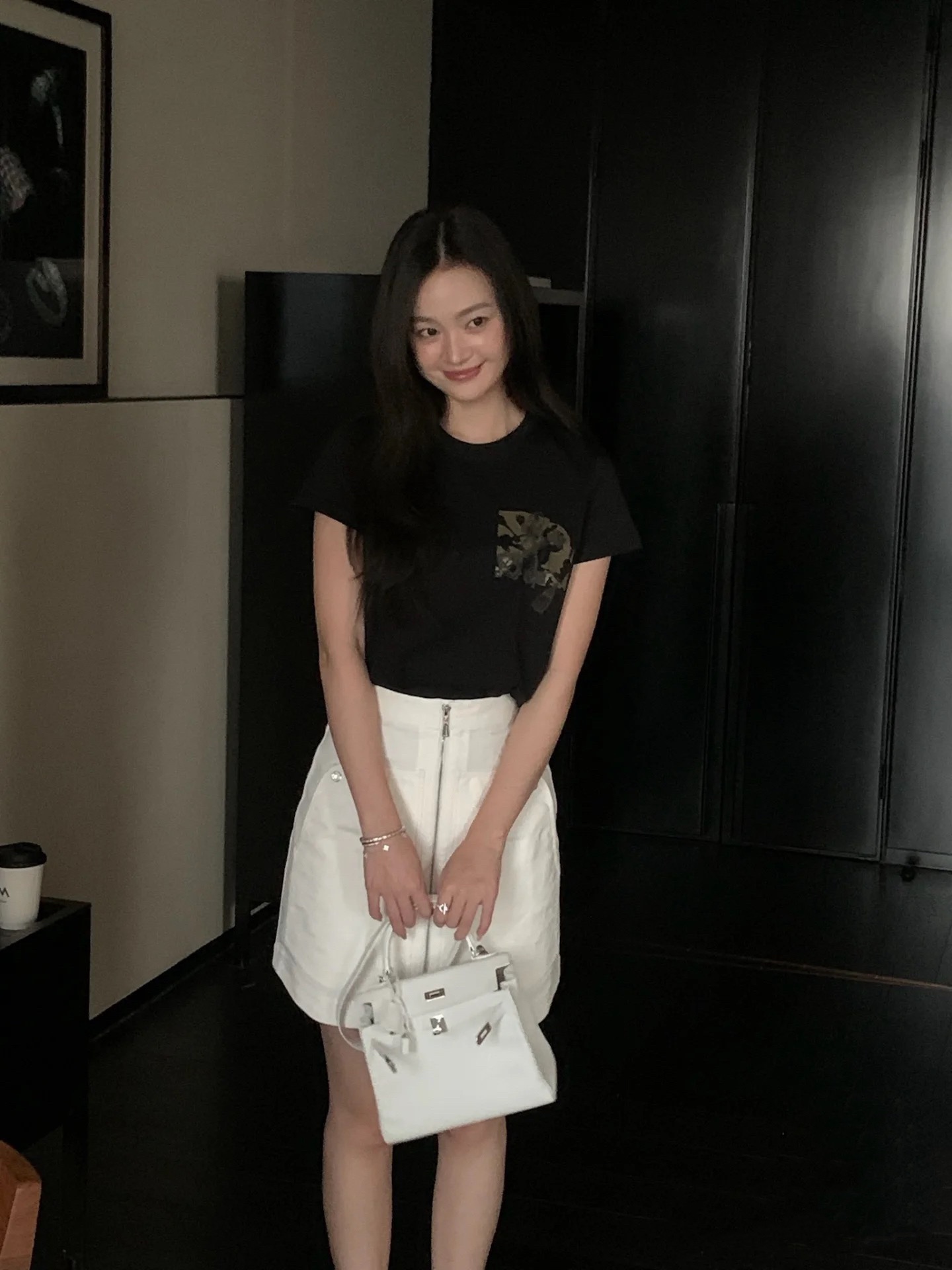 NO:426072,Herme Emma Family!  Special counter model!  Silk screen printed round neck mercerated cotton short-sleeved T-shirt on chest!  Complete three standards!  Two colors!  Code number M/L/XL/XXL, shipped in stock!  (L size bust 96 length 60), hermes, hermes, T-shirt,tees, t-shirt,alexander wang19860909Herme爱玛家！专柜款！胸口丝网印花圆领丝光棉短袖T恤！三标齐全！两色！码数M/L/XL/XXL,现货发！(L码胸围96衣长60),,hermes,hermes,T-shirt,tees，t-shirt,alexander wang,Women's clothing