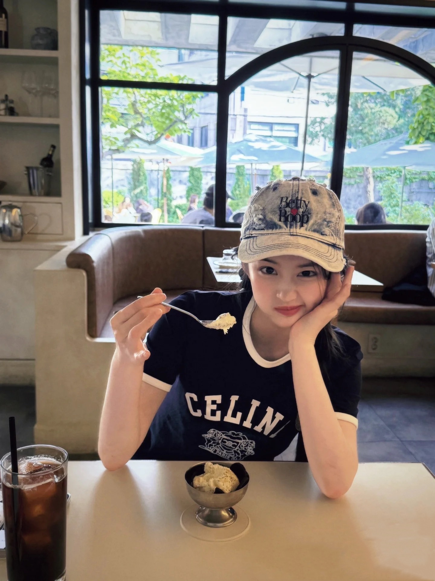 NO:335545,Celin's home!  Special counter model!  Excellent quality!  Letter logo pattern printed contrasting color round neck short-sleeved mercerated cotton T-shirt on the chest!  Complete three standards!  White and blue!  S/M/L, shipped in stock!  (M size bust 96 length 59), celine, T-shirt,tees, t-shirt,alexander wang19860909Celin家！专柜款！质量赞！胸前字母logo图案印花撞色圆领短袖丝光棉T恤！三标齐全！白色蓝色！码数S/M/L,现货发！(M码胸围96衣长59),,celine,T-shirt,tees，t-shirt,alexander wang,Women's clothing