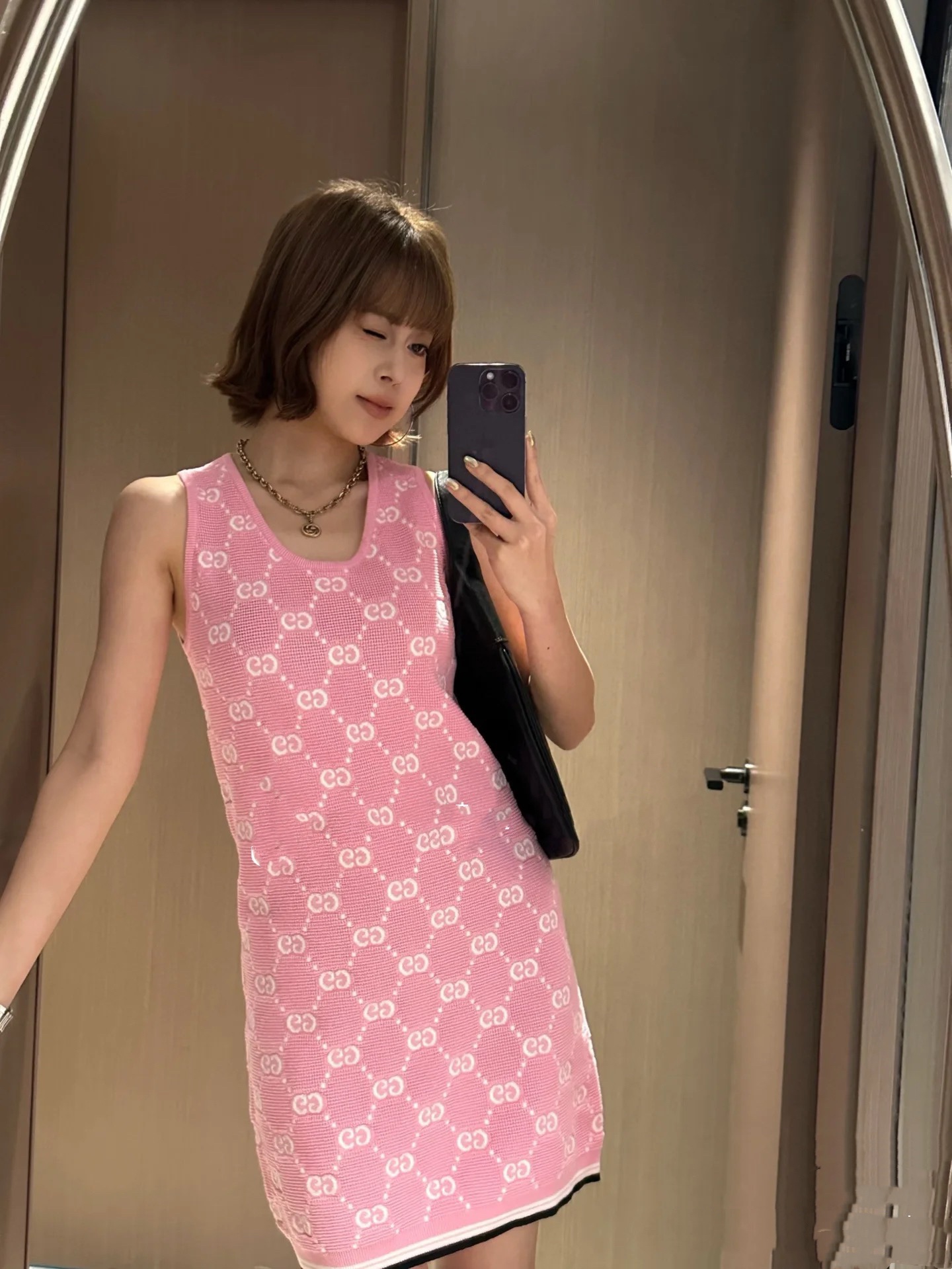 NO:427375,GG Home!  Special counter model!  Double G letter logo pattern jacquard sleeveless pink knitted vest dress!  Complete three standards!  S/M/L, shipped in stock!  (M size bust 80 skirt length 90), gucci, skirts, alexander wang19860909GG家！专柜款！双G字母logo图案提花无袖粉色针织背心连衣裙！三标齐全！码数S/M/L,现货发！(M码胸围80裙长90),,gucci,skirts,alexander wang,Women's clothing