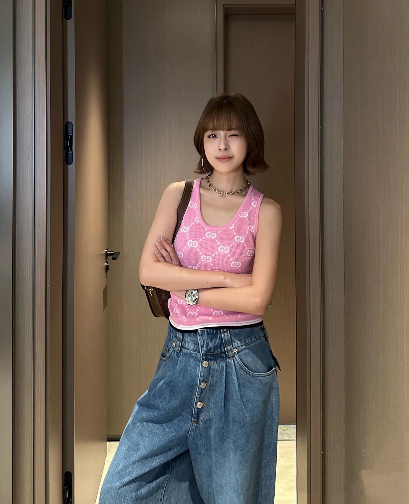 NO:427383,GG Home!  Special counter model!  Double G letter logo pattern jacquard sleeveless knitted vest!  Complete three standards!  S/M/L, shipped in stock!  (M size bust 68 length 54), gucci,alexander wang19860909GG家！专柜款！双G字母logo图案提花无袖针织背心！三标齐全！码数S/M/L,现货发！(M码胸围68衣长54),,gucci,alexander wang,Women's clothing