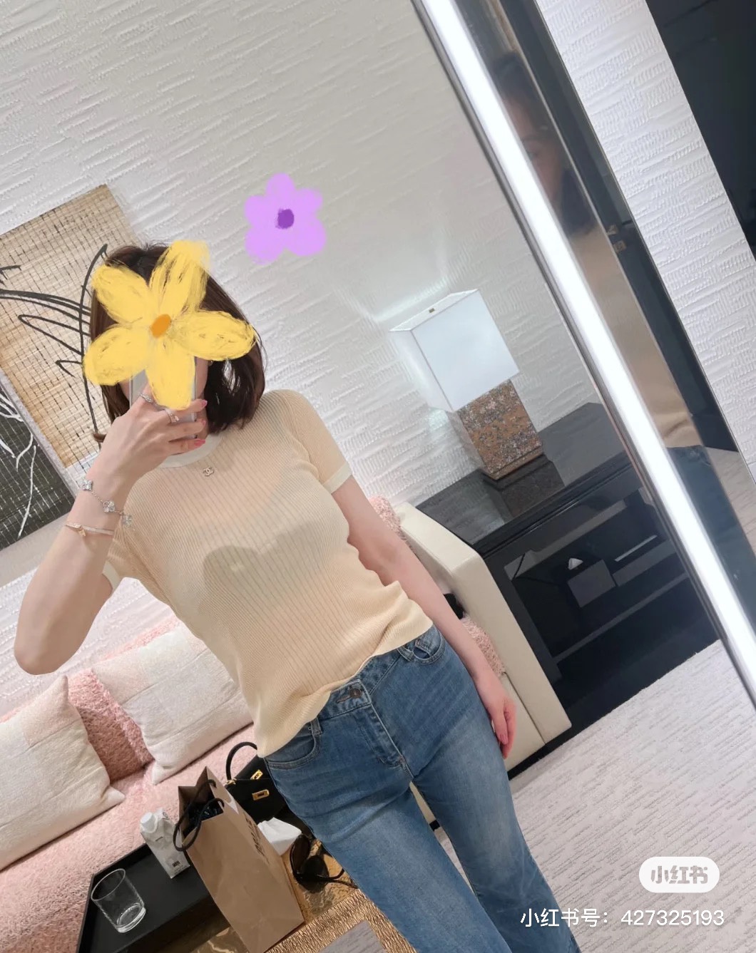 NO:427398,CC Xiaoxiang Home!  Special counter model!  Double C letter logo contrasting color short-sleeved knitted stretch top on chest!  Complete three standards!  S/M/L, shipped in stock!  (M size bust 62 length 54), chanel, T-shirt, alexander wang19860909CC小香家！专柜款！胸口双c字母logo撞色短袖针织弹力上衣！三标齐全！码数S/M/L,现货发！(M码胸围62衣长54),,chanel,T-shirt,alexander wang,Women's clothing