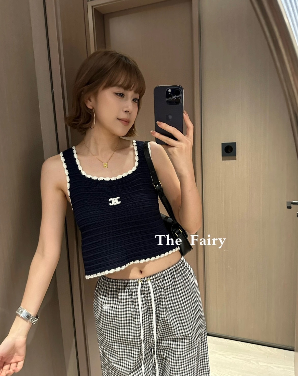 NO:437121,Celin's home!  Special counter model!  Chest embroidered Arc de Triomphe logo pattern contrasting color knitted short suspender vest!  Complete three standards!  S/M/L, shipped in stock!  (M size bust 80 garment length 43), celine,alexander wang19860909Celin家！专柜款！胸口刺绣凯旋门logo图案撞色针织短款吊带背心！三标齐全！码数S/M/L,现货发！(M码胸围80衣长43),,celine,alexander wang,Women's clothing