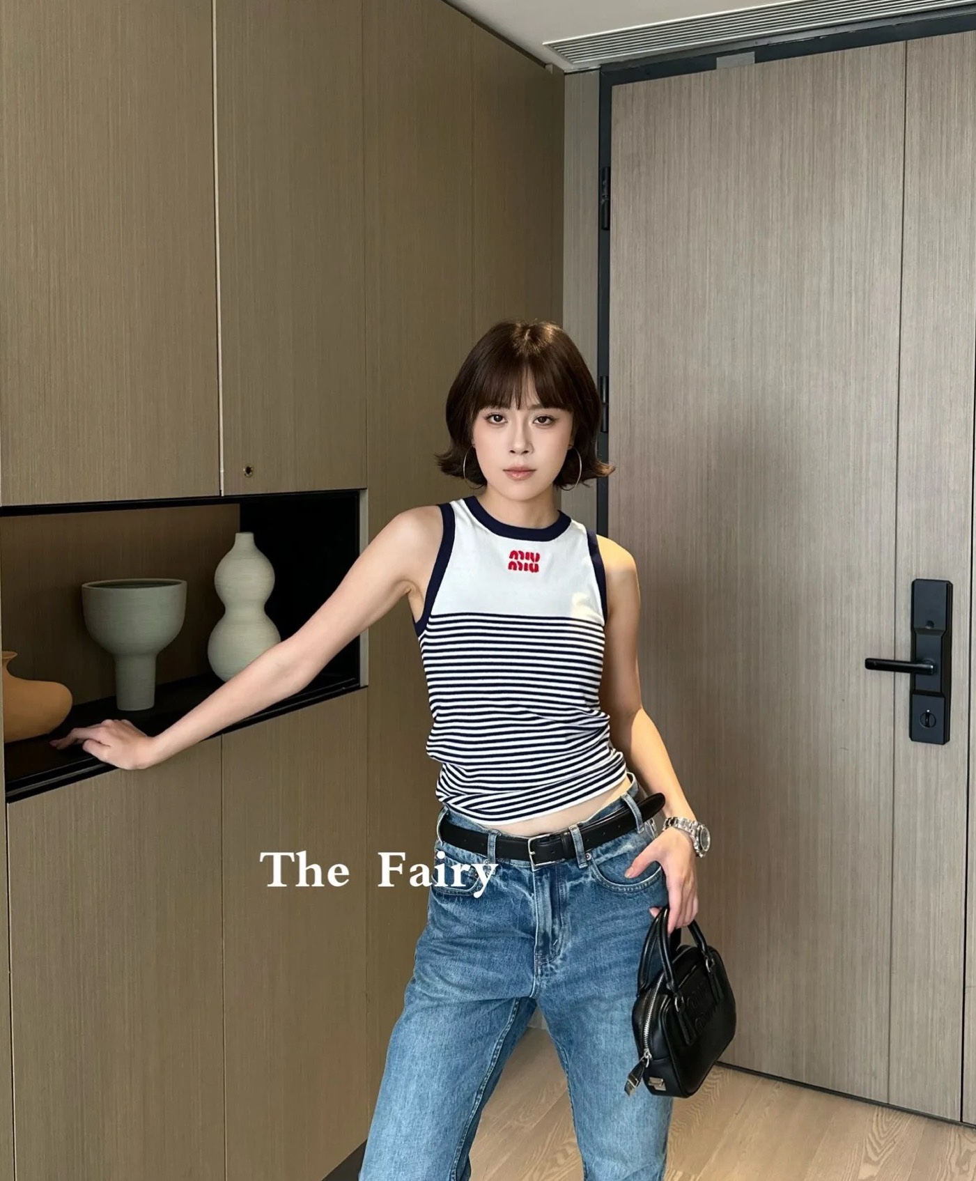 NO:437129,Miu's home!  Special counter model!  Embroidered red letter logo contrast striped sleeveless knitted vest on the chest!  Complete three standards!  S/M/L, shipped in stock!  (M size bust 78 garment length 56), miumiu, alexander wang19860909Miu家！专柜款！胸前刺绣红色字母logo撞色条纹无袖针织背心！三标齐全！码数S/M/L,现货发！(M码胸围78衣长56),,miumiu,alexander wang,Women's clothing