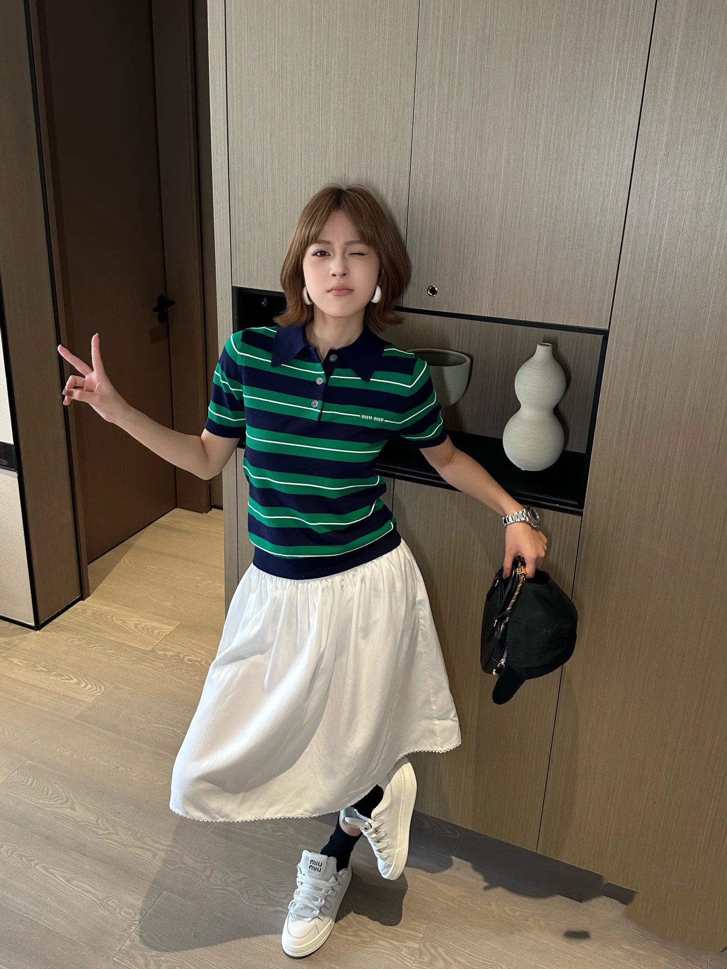 NO:453814,Miu Miu family!  Special counter model!  Customized shell button chest letter logo pattern jacquard lapel green striped knit top!  Complete three standards!  S/M/L, shipped in stock!  (Size S bust 94 garment length 59), miumiu, alexander wang19860909Miu缪家！专柜款！定制贝壳纽扣胸口字母logo图案提花翻领绿色条纹针织上衣！三标齐全！码数S/M/L,现货发！(S码胸围94衣长59),,miumiu,alexander wang,Women's clothing