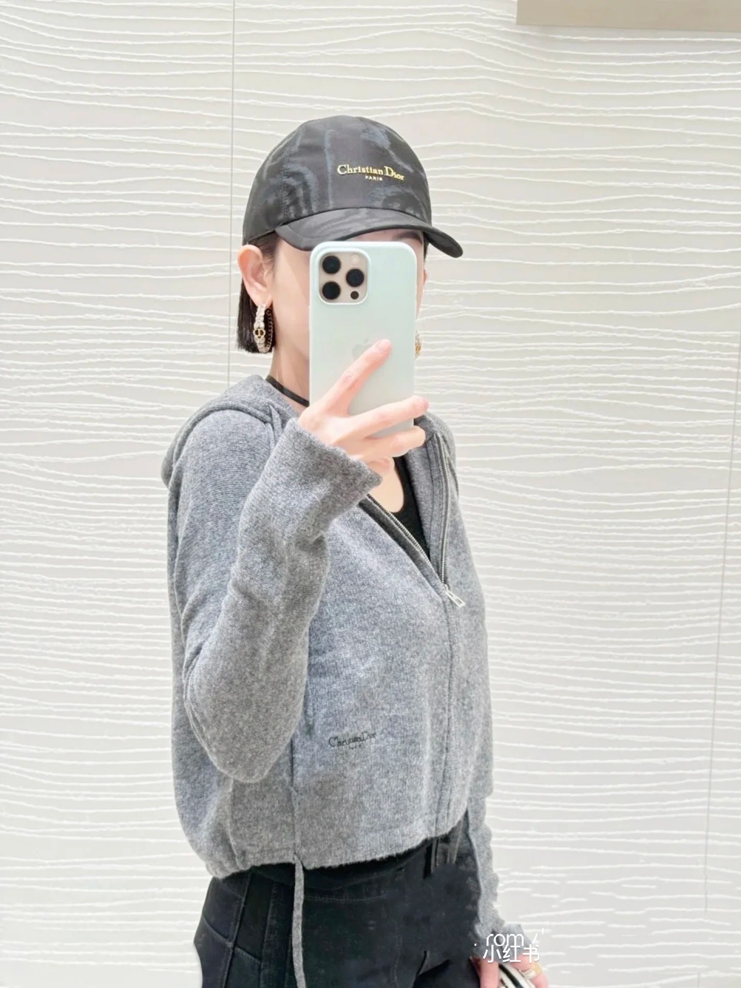 NO:454612,Dio* Di's home!  Special counter model!  Waist embroidered letters logo pattern hooded zipper cardigan sweater!  Complete three standards!  S/M/L, shipped in stock!  (Size S bust 94 length 49), Dior, Dior, Sweaters, Hats, Alexander wang19860909Dio*迪家！专柜款！腰间刺绣字母logo图案连帽拉链开衫毛衣！三标齐全！码数S/M/L,现货发！(S码胸围94衣长49),,dior,dior,sweaters,hats,alexander wang,Women's clothing