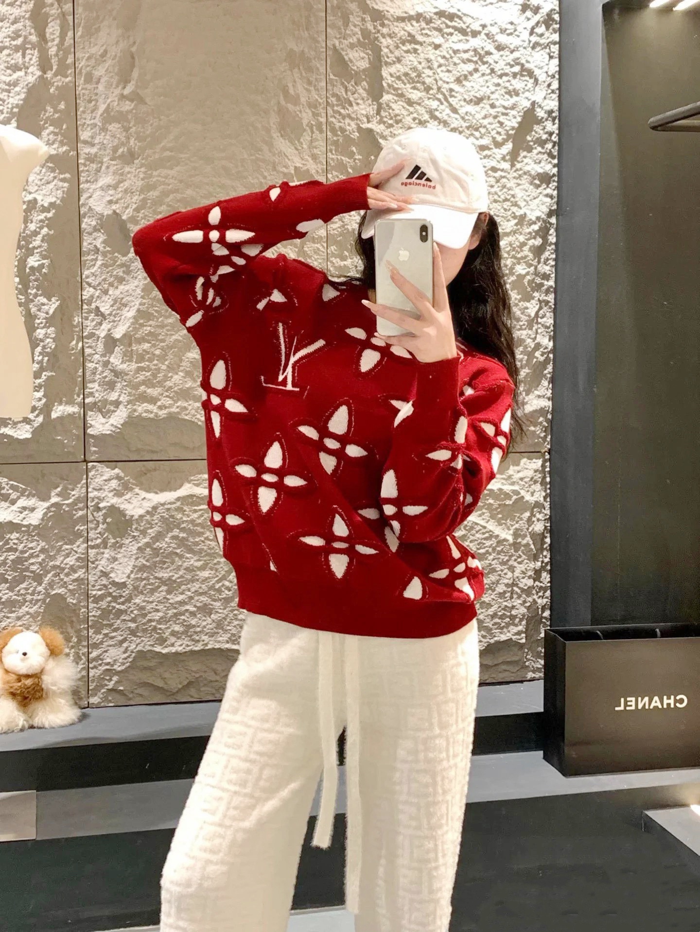 NO:732323,Donkey’s house!  High version!  Classic letter logo pattern jacquard round neck long-sleeved red sweater!  All three standards are complete!  Size S/M/L, shipped from stock!  (M size bust 102, length 61),,louis vuitton,louis vuitton,louis vuitton,sweaters,19860909Lv驴家！高版本！经典字母logo图案提花圆领长袖红毛衣！三标齐全！码数S/M/L,现货发！(M码胸围102衣长61),,louis vuitton,louis vuitton,louis vuitton,sweaters,,Women's clothing