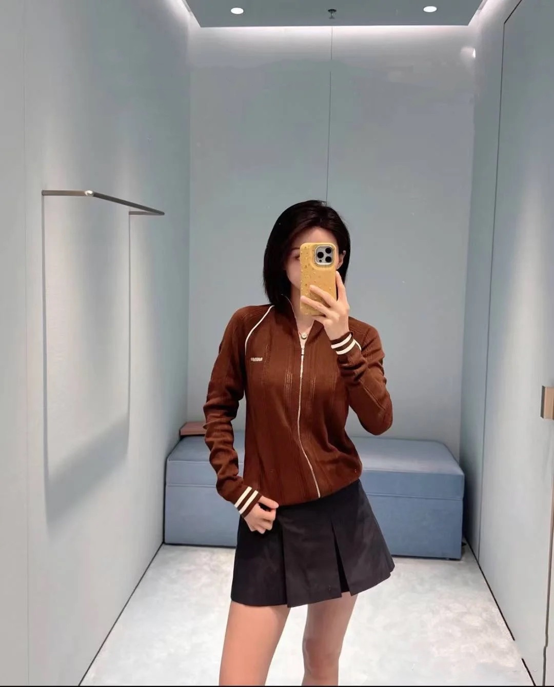 NO:473314,Miu Miu family!  Special counter model!  Customized metal letter zipper chest letter logo pattern jacquard to make khaki cardigan jacket!  Complete three standards!  S/M/L, shipped in stock!  (M size bust 86 length 55), miumiu, jackets & coats,alexander wang19860909Miu缪家！专柜款！定制金属字母拉链胸口字母logo图案提花显瘦卡其色开衫外套！三标齐全！码数S/M/L,现货发！(M码胸围86衣长55),,miumiu,jackets & coats,alexander wang,Women's clothing