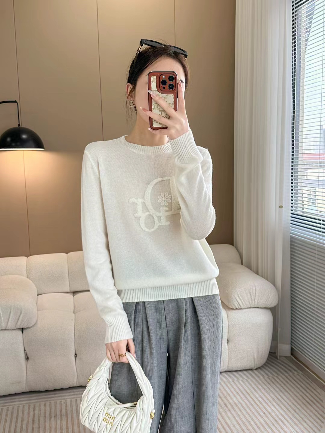 NO:494772,D home!  Special counter model!  Three-dimensional letter logo pattern on the chest with jacquard round neck wool cashmere long-sleeved sweater!  Four colors!  Number of codes 36/38/40, shipped in stock!  (38 size bust 96 length 56), dior, sweaters, alexander wang19860909D家！专柜款！胸前立体字母logo图案提花圆领羊毛羊绒长袖毛衣！四色！码数36/38/40,现货发！(38码胸围96衣长56),,dior,sweaters,alexander wang,Women's clothing