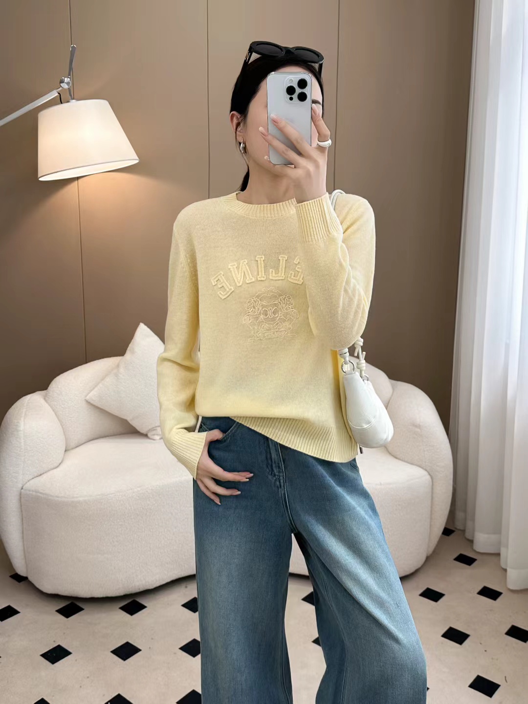 NO:494779,Celin's home!  Higher version!  Letter logo on chest Arc de Triomphe pattern jacquard round neck wool cashmere long-sleeved sweater!  Three colors!  Number of codes 36/38/40, shipped in stock!  (38 size bust 96 length 56), celine,sweaters,alexander wang19860909Celin家！高版本！胸前字母logo凯旋门图案提花圆领羊毛羊绒长袖毛衣！三色！码数36/38/40,现货发！(38码胸围96衣长56),,celine,sweaters,alexander wang,Women's clothing