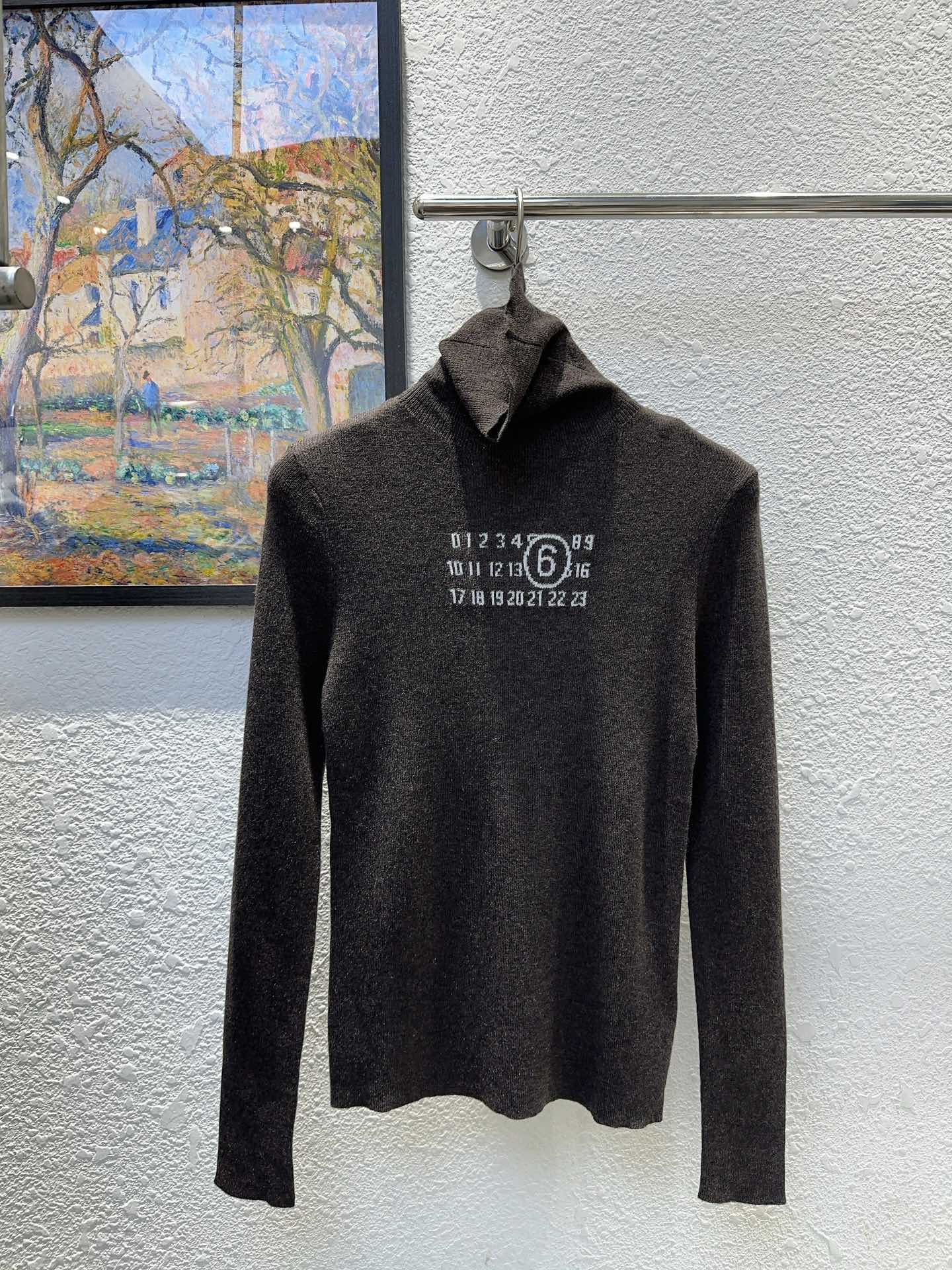 NO:535949,MM6!  Excellent quality!  Letter pattern on chest with jacquard pile collar long sleeve base cardigan!  Four colors!  S/M/L, shipped in stock!  Extreme elasticity!  (M size bust 66 length 58),,masion margiela,alexander wang19860909MM6家！质量赞！胸前字母图案提花堆堆领长袖打底羊毛衫！四色！码数S/M/L,现货发！弹力超大！(M码胸围66衣长58),,masion margiela,alexander wang,Women's clothing